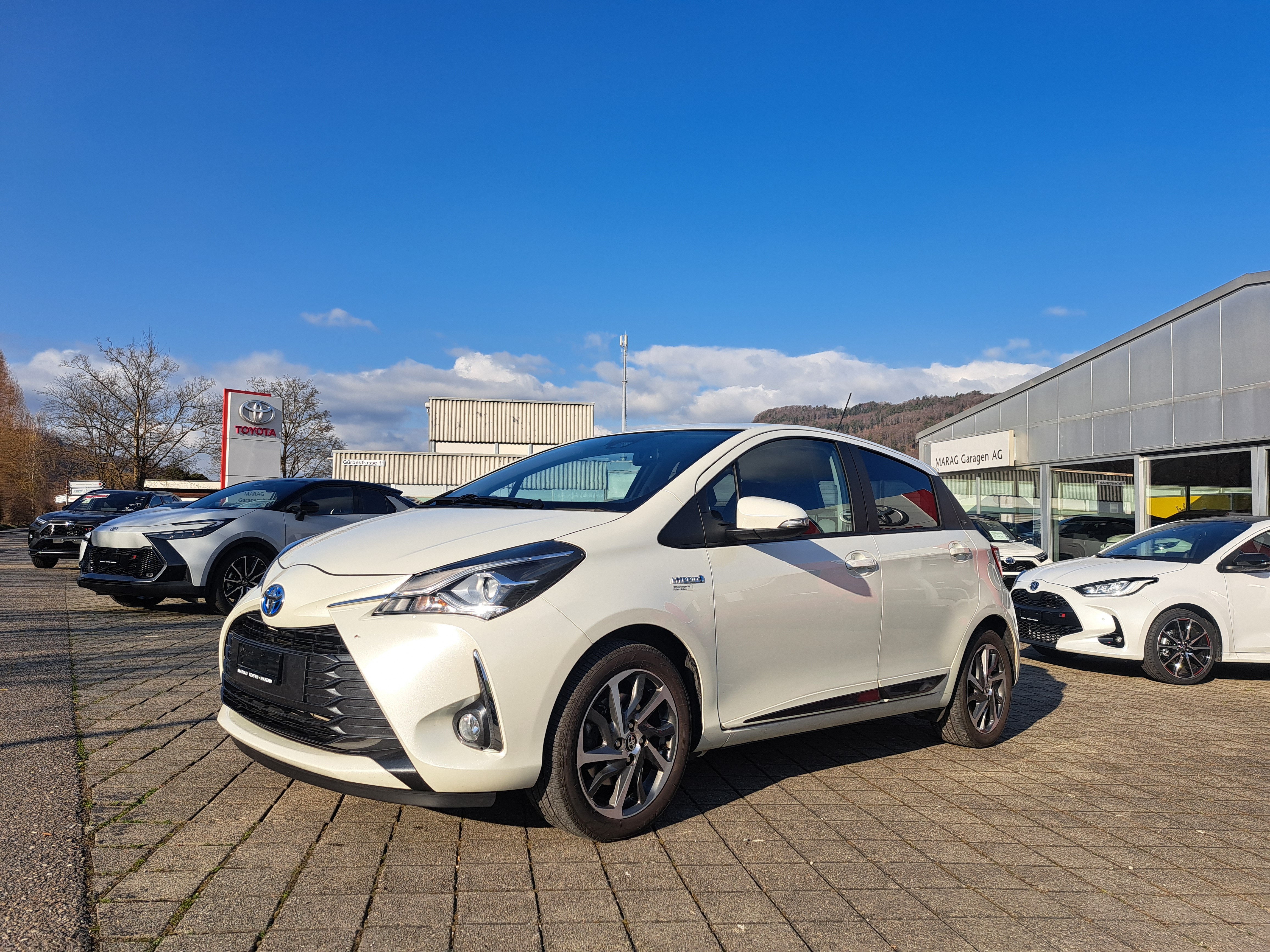 TOYOTA Yaris 1.5 VVT-i Hybrid Trend e-CVT