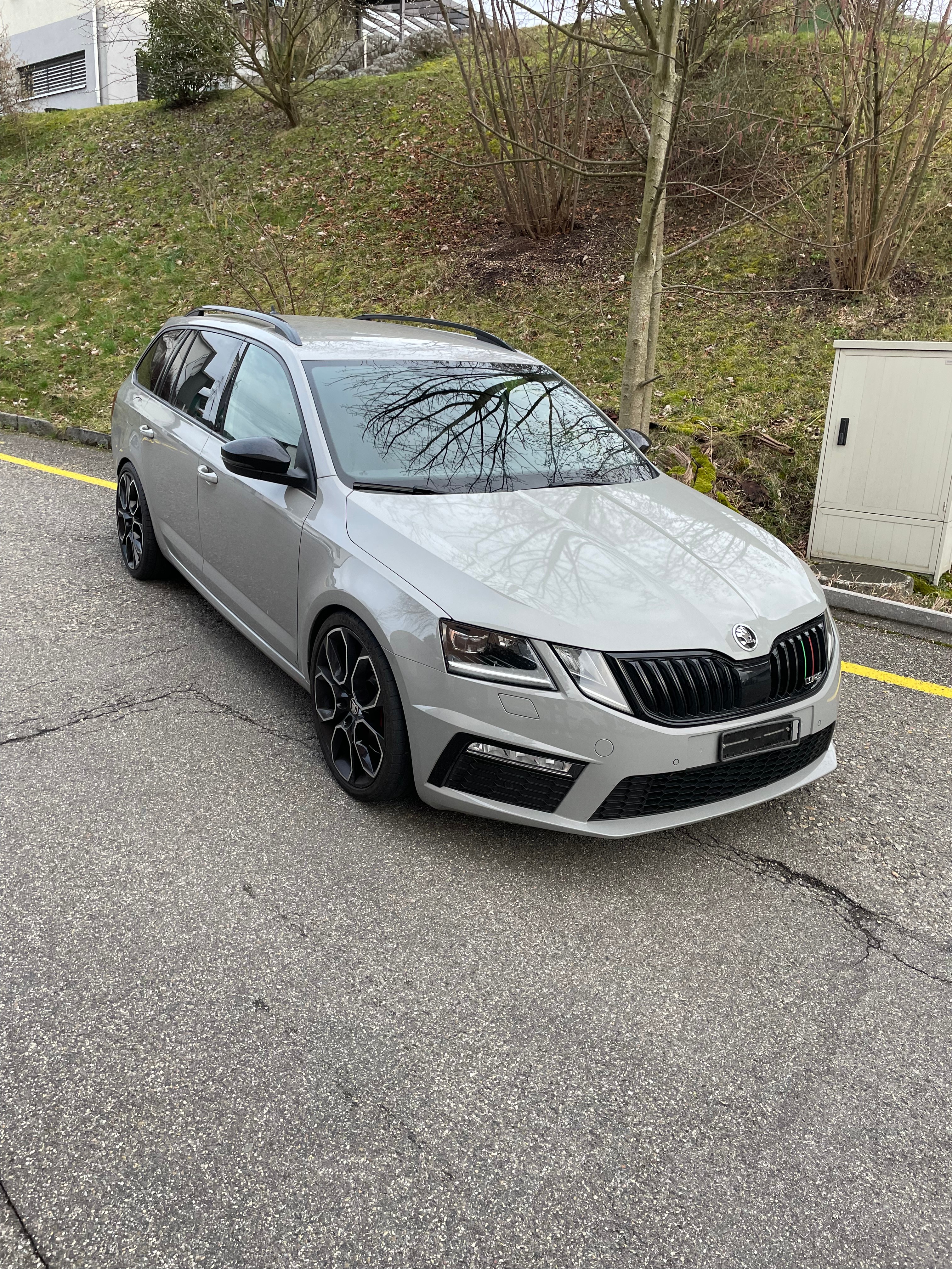 SKODA Octavia Combi 2.0 TSI RS DSG