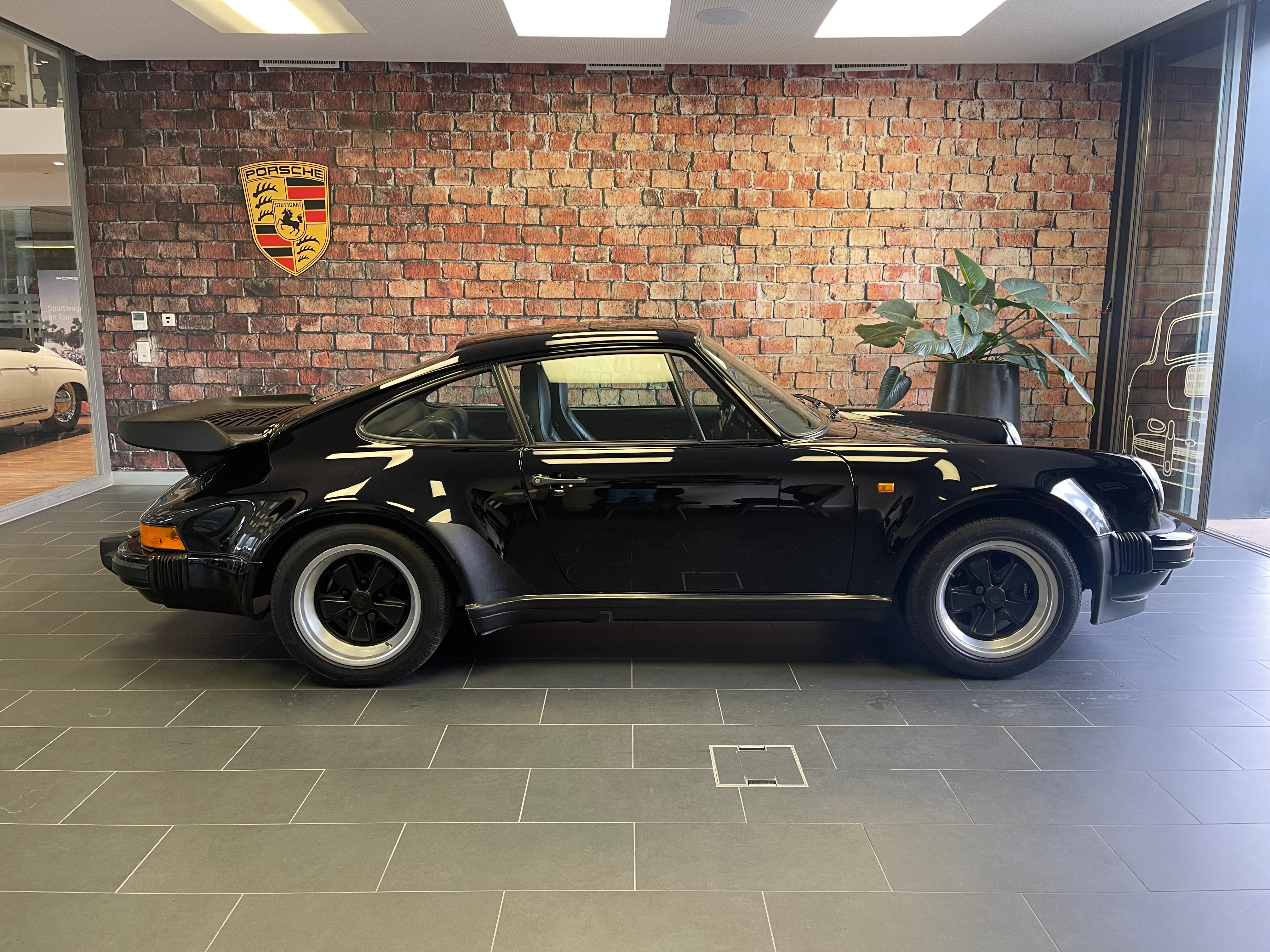 PORSCHE 911 Turbo