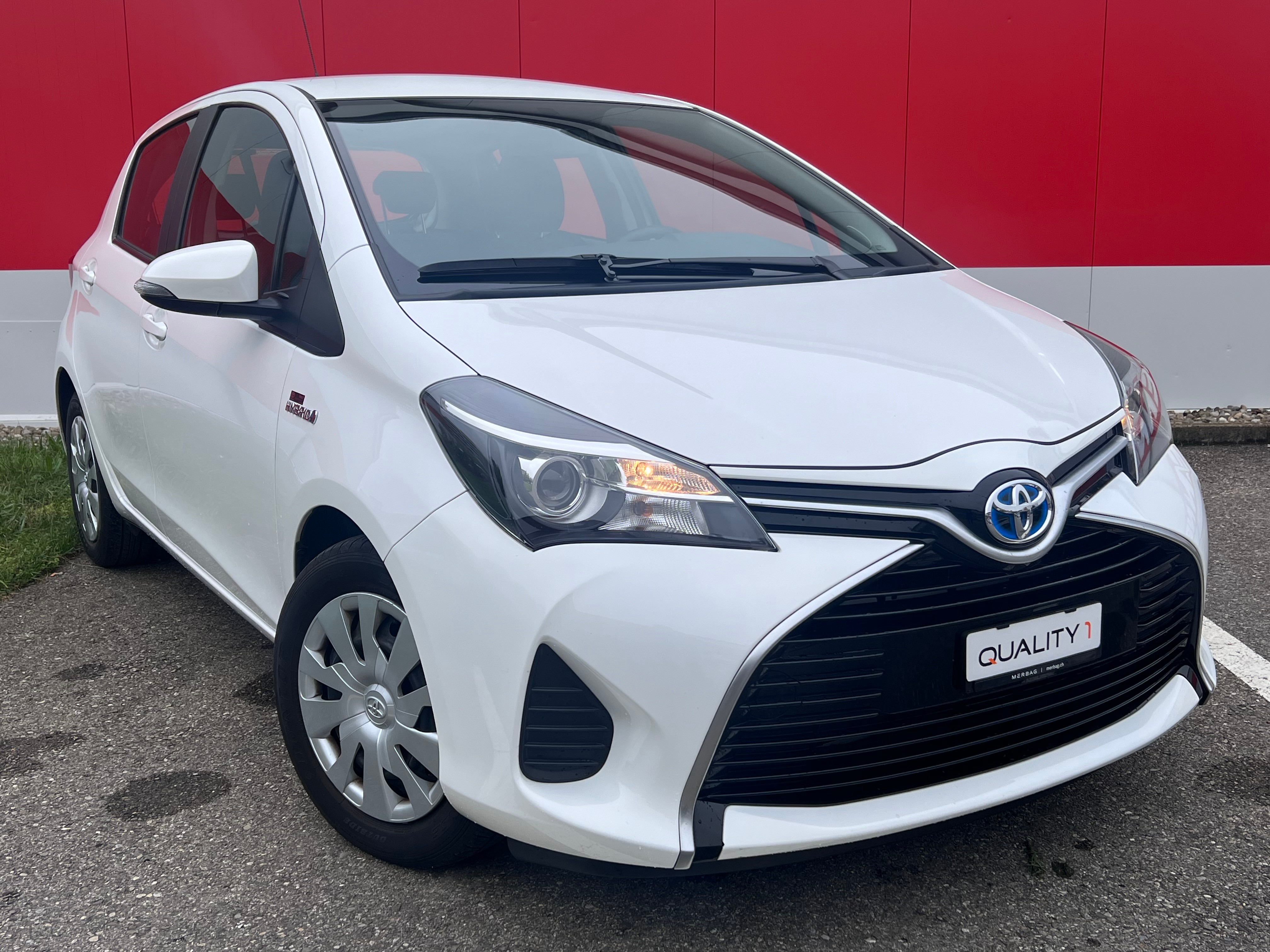 TOYOTA Yaris 1.5 VVT-i Hybrid Luna e-CVT