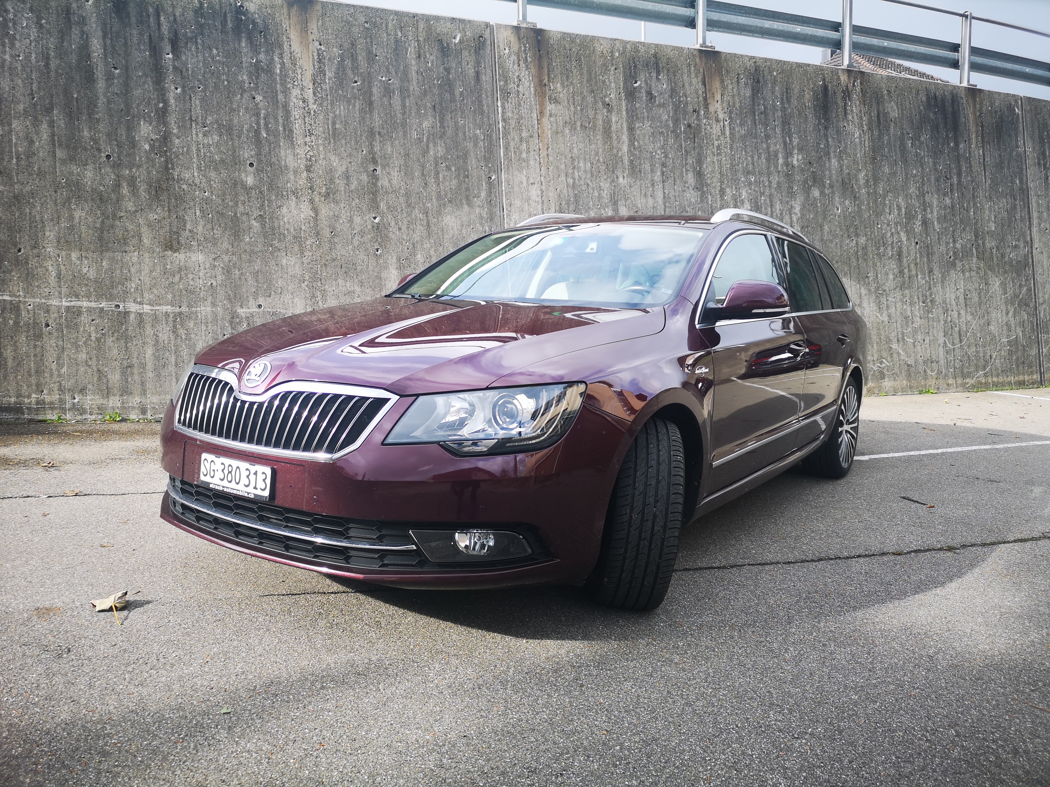 SKODA Superb Combi 2.0 TDi Laurin & Klement 4x4 DSG