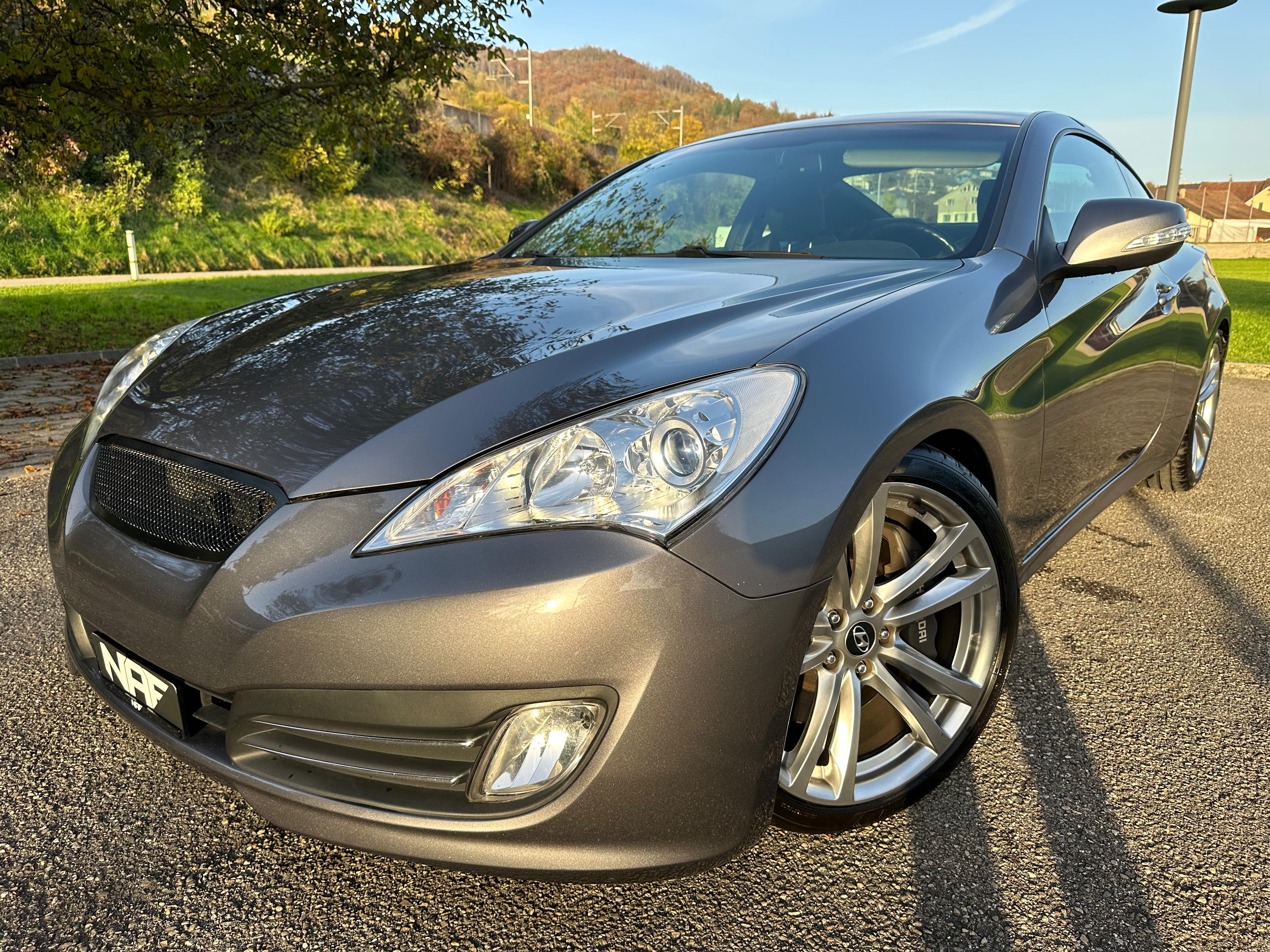 HYUNDAI Genesis 3.8 V6 Automatic