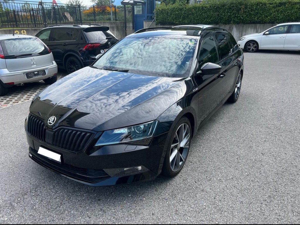 SKODA Superb Combi 2.0 TDi SportLine 4x4 DSG