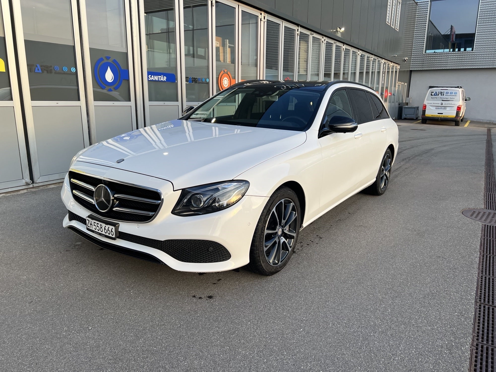 MERCEDES-BENZ E 400 Avantgarde 4 Matic 9G-Tronic