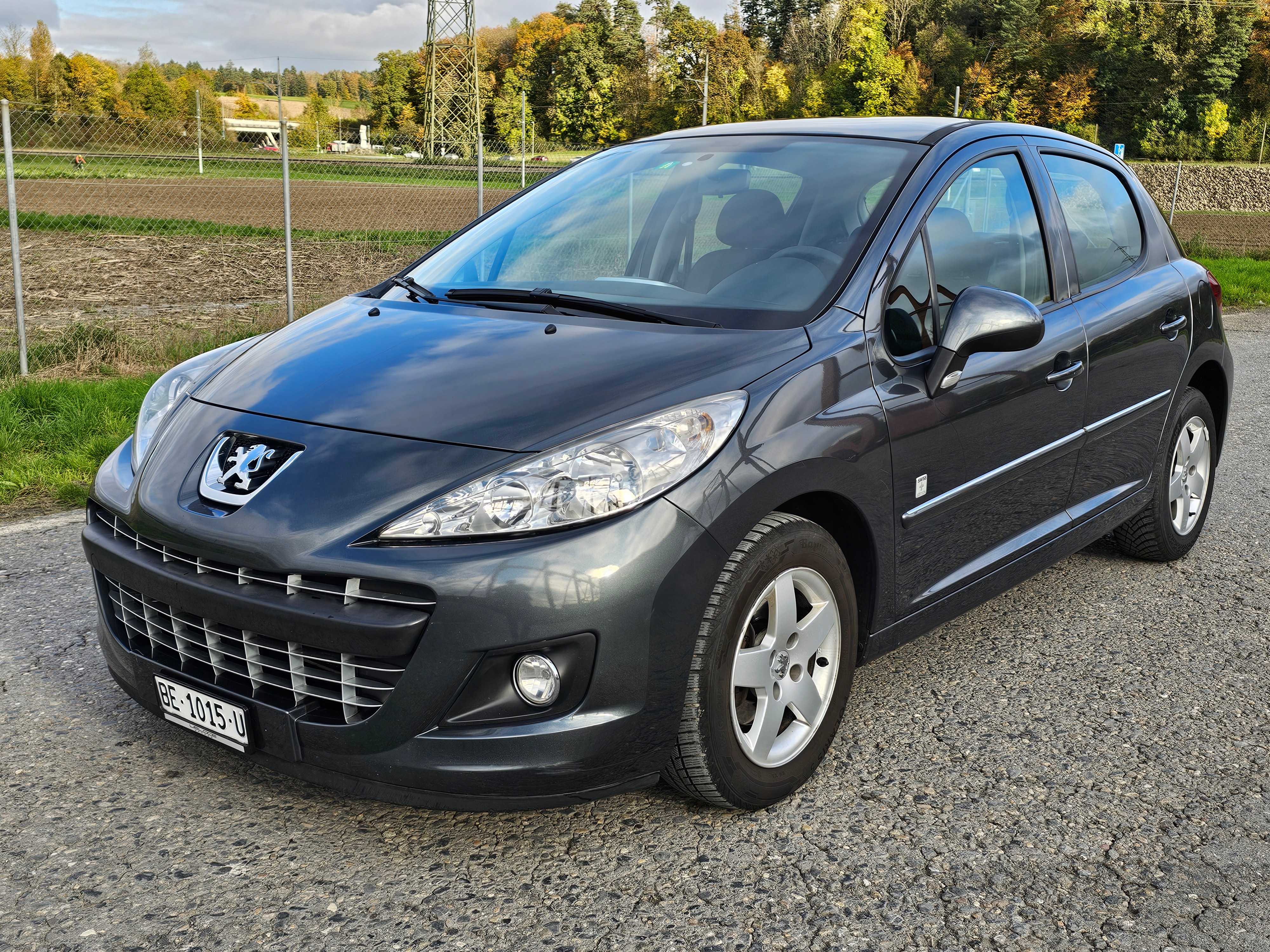 PEUGEOT 207 1.4 16V Swiss Edition / Neu ab Mfk.