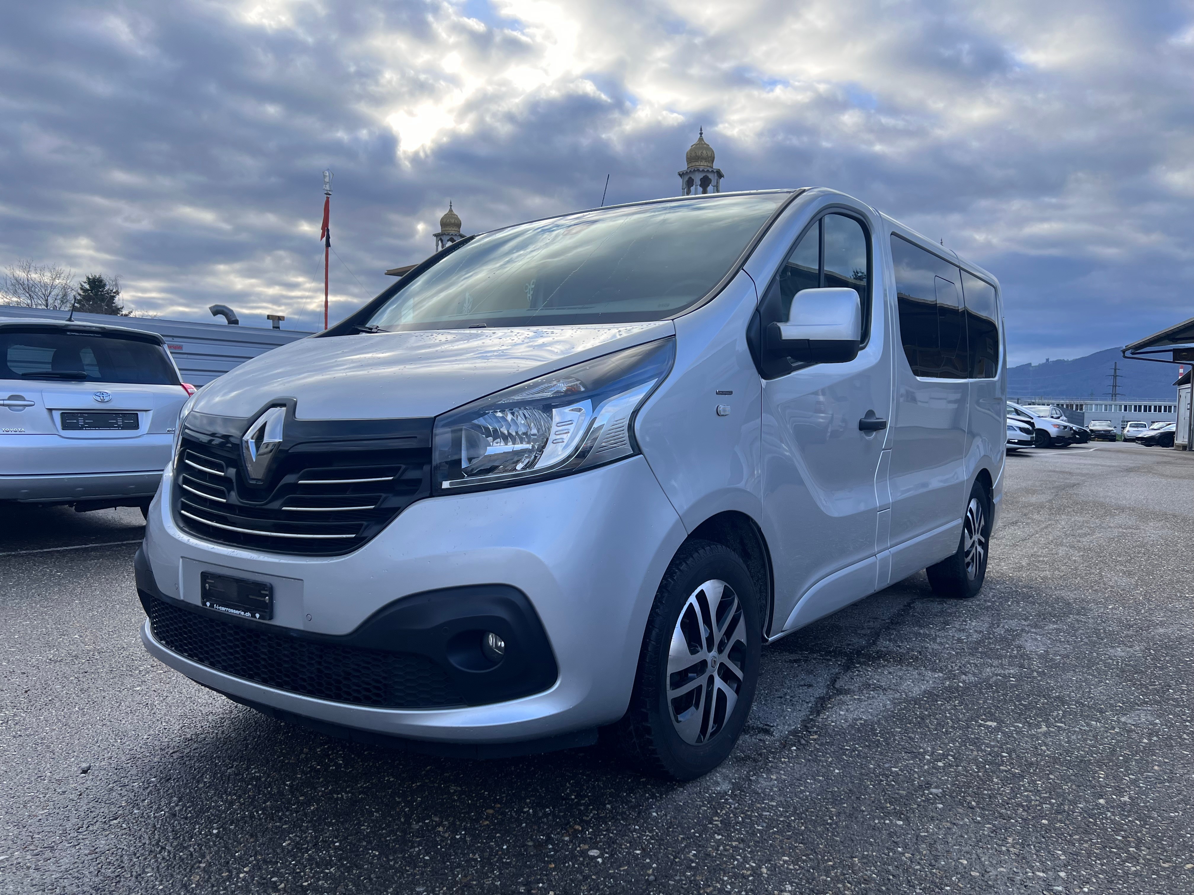 RENAULT Trafic ENERGY dCi 145 Spaceclass Pack Signature