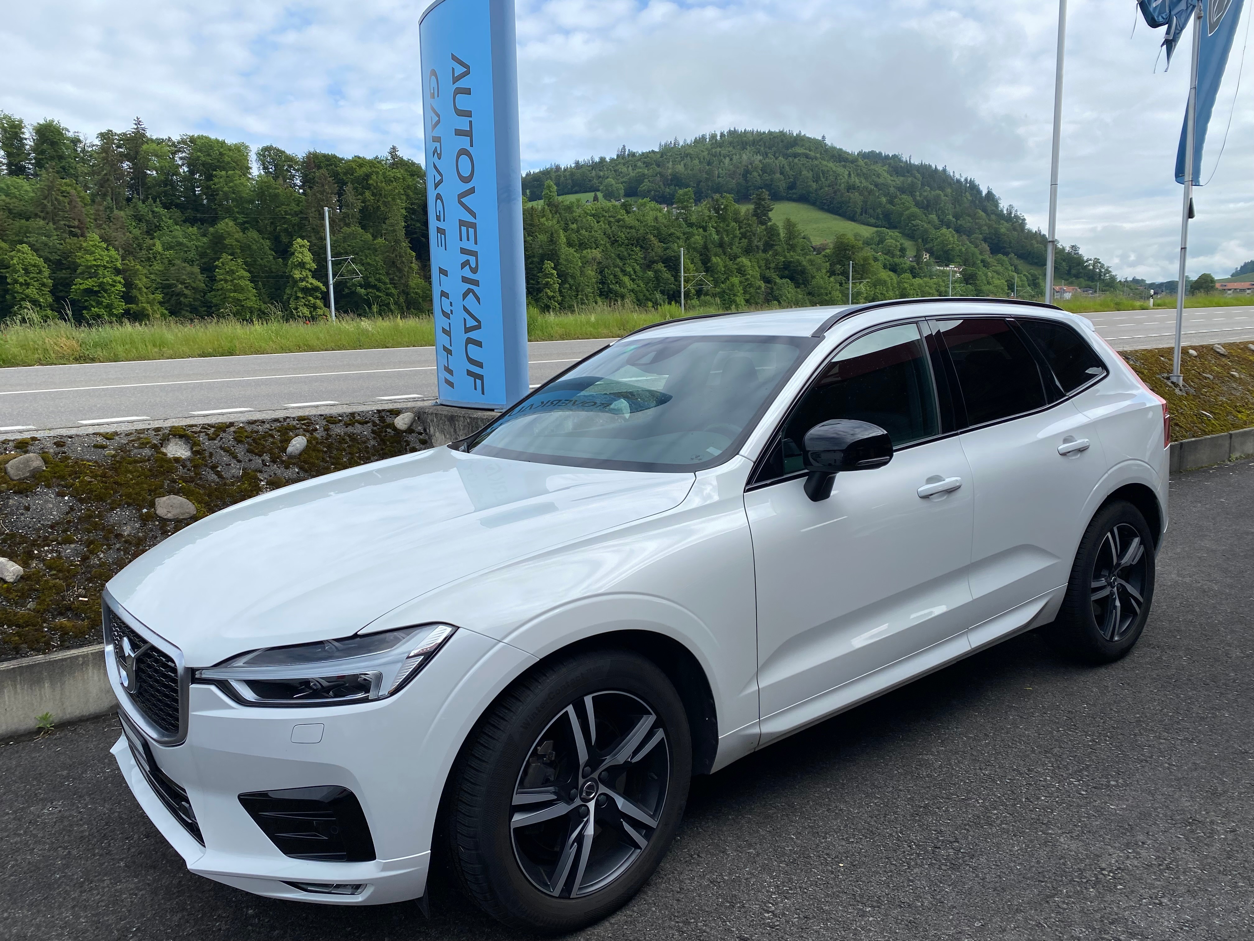 VOLVO XC60 B4 Diesel Mild Hybrid AWD R-Design Geartronic