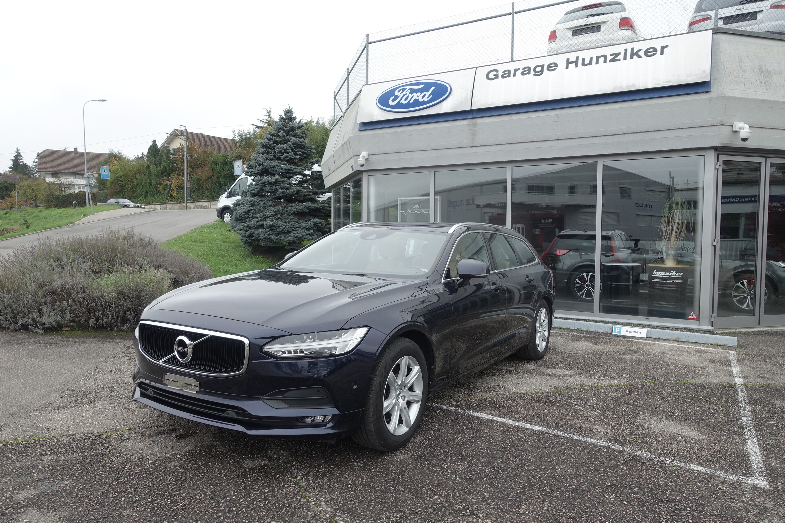 VOLVO V90 D4 Momentum Geartronic