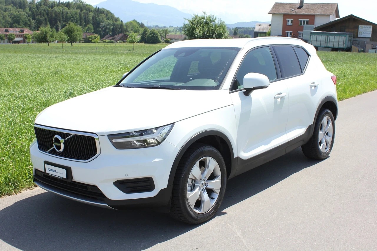 VOLVO XC40 D3 AWD Momentum Geartronic