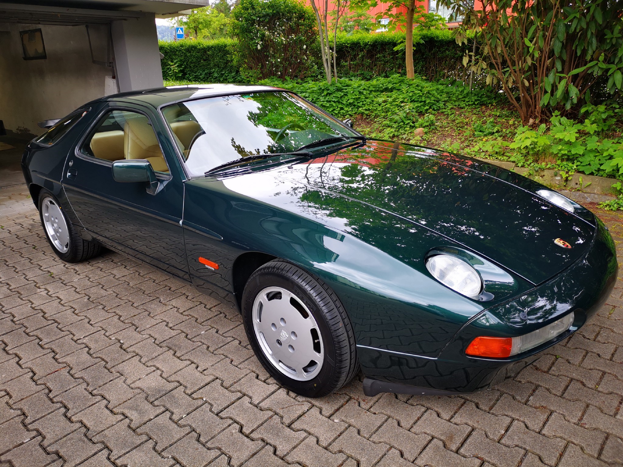 PORSCHE 928 S4