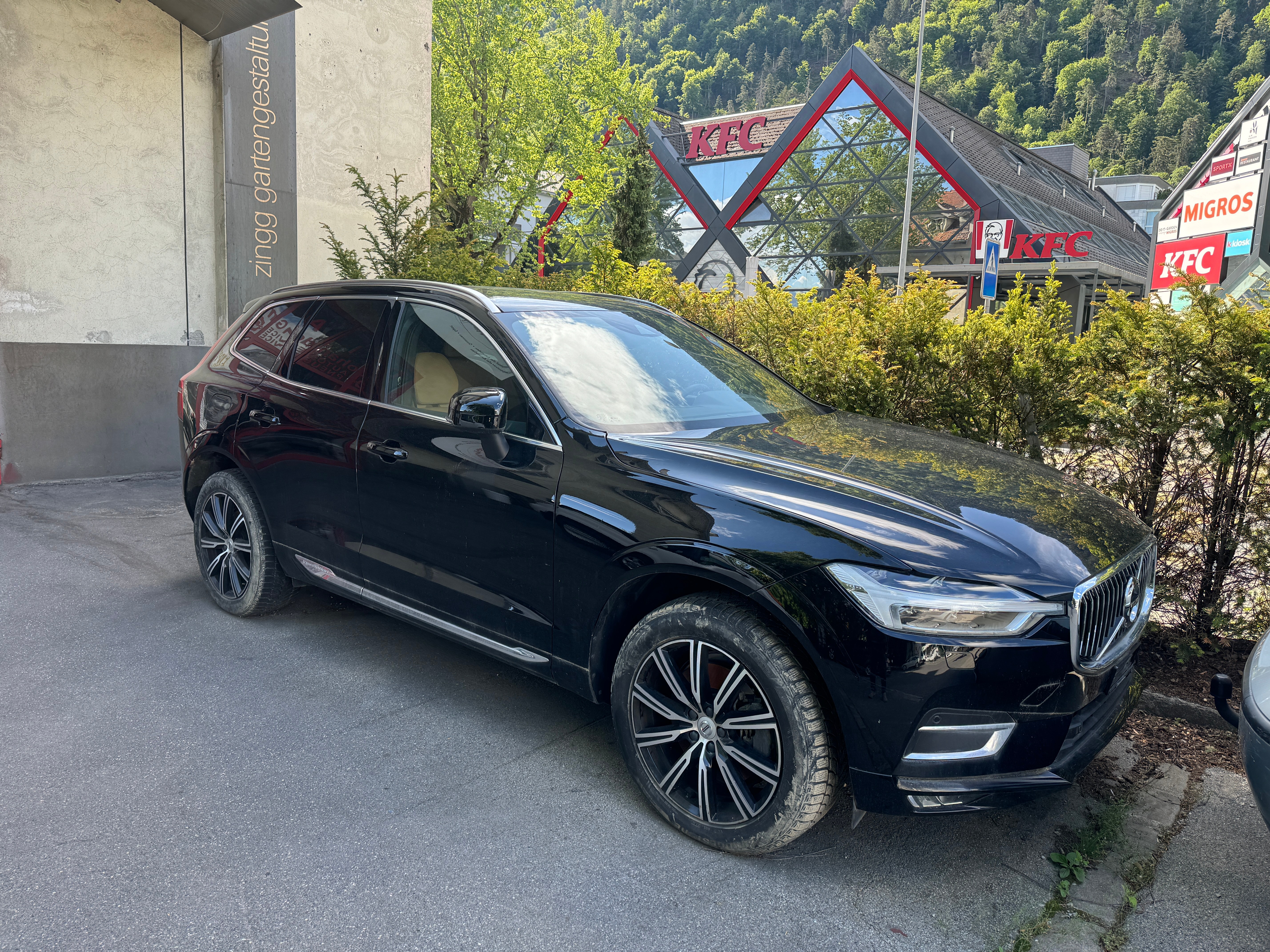 VOLVO XC60 B4 Diesel Mild Hybrid AWD Momentum Geartronic