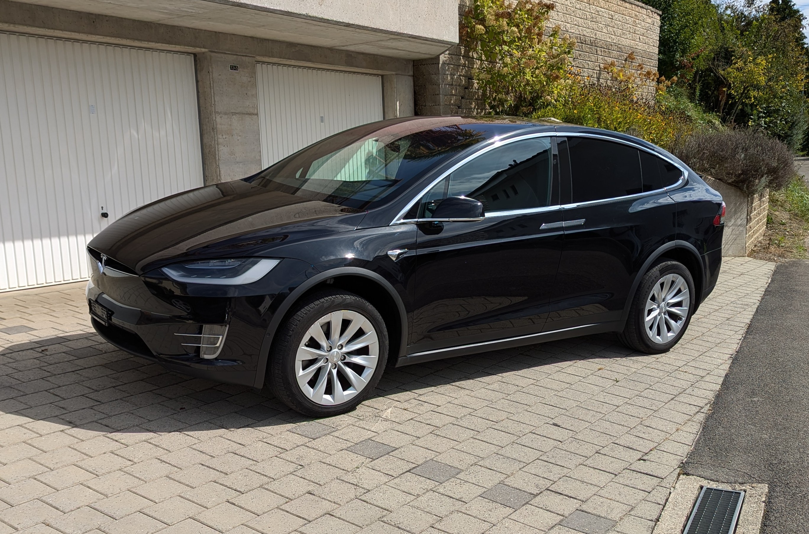 TESLA Model X 75 D