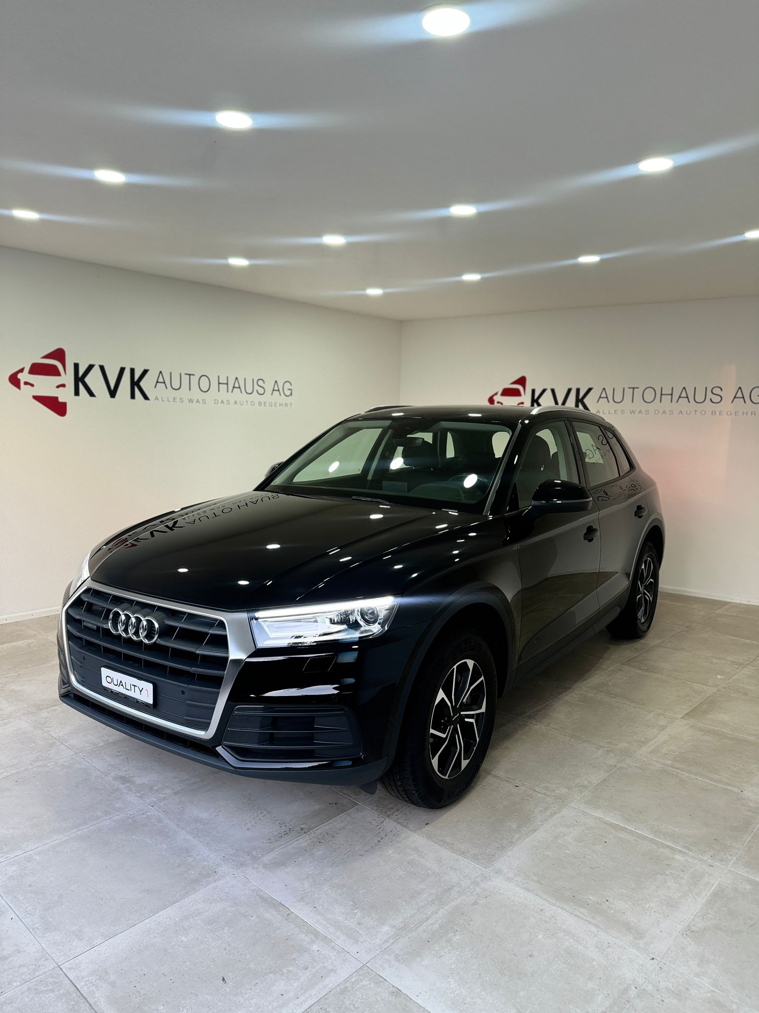 AUDI Q5 40 TDI quattro S-tronic **Frisch Ab Service** Frisch Ab MFk** Top Gepflegt**12 Monate Garantie**8 Fach Bereift*