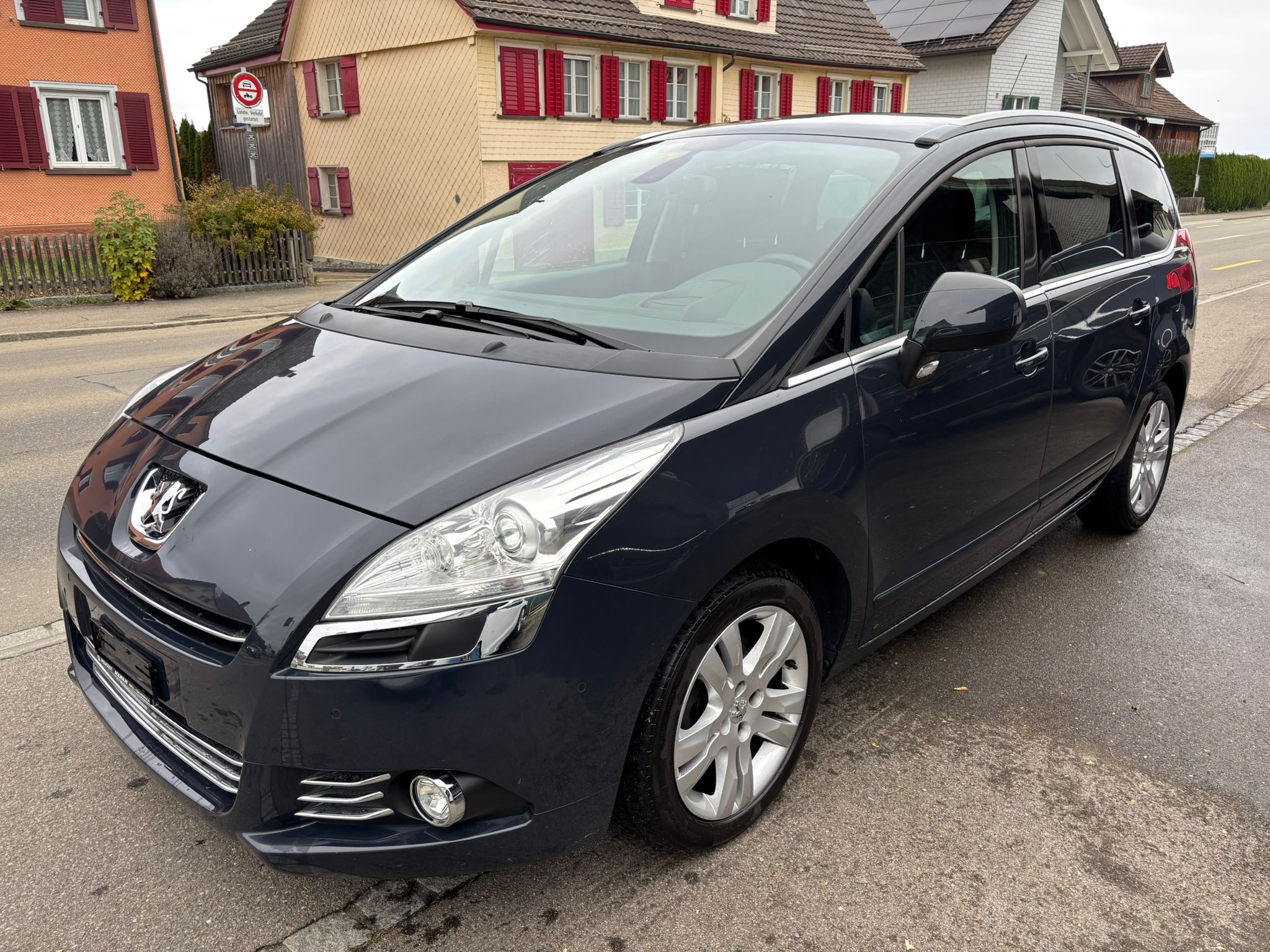 PEUGEOT 5008 1.6 16V T Sport Pack Automatic