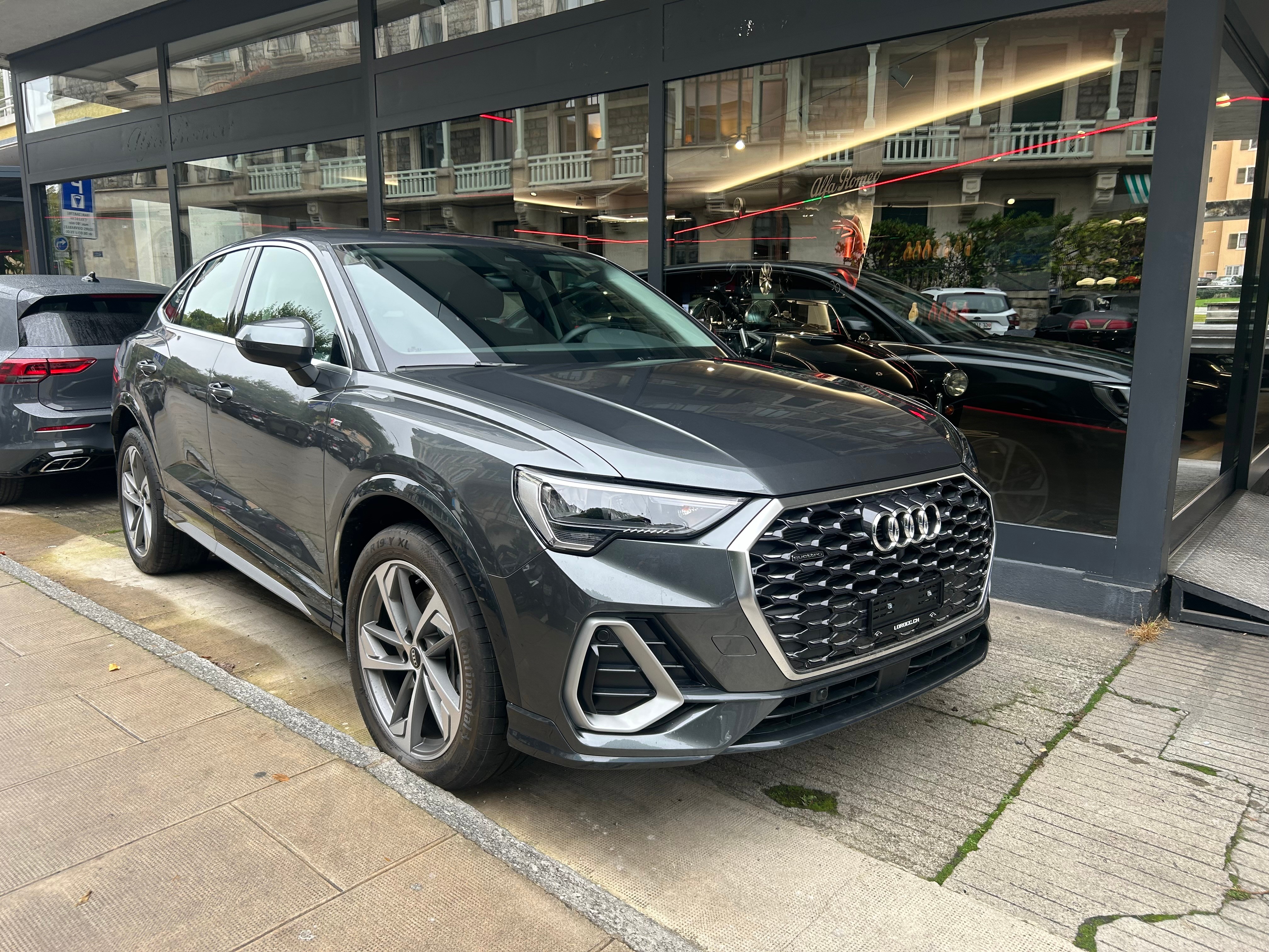 AUDI Q3 SB 40 TFSI S line qu