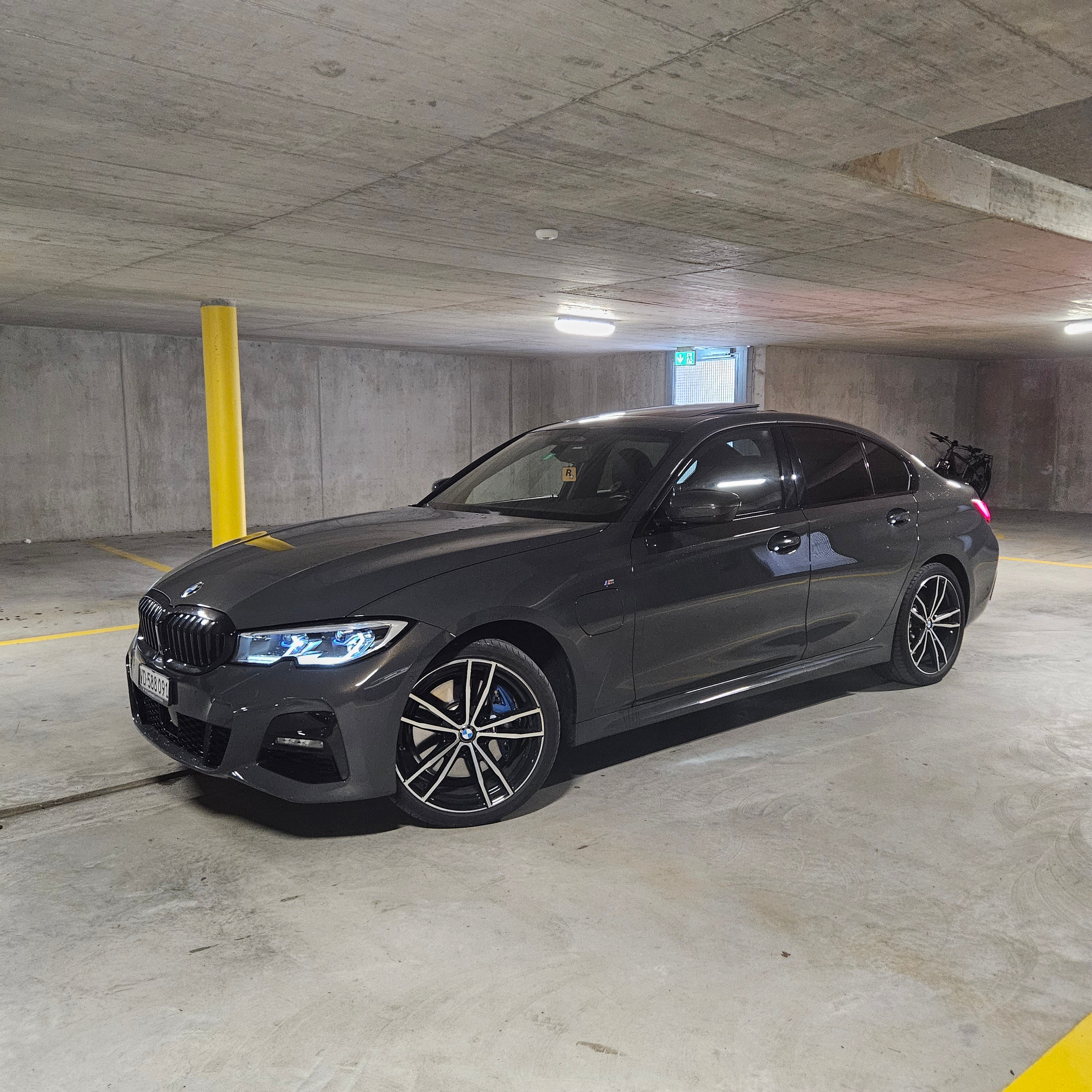 BMW 330e xDrive Steptronic