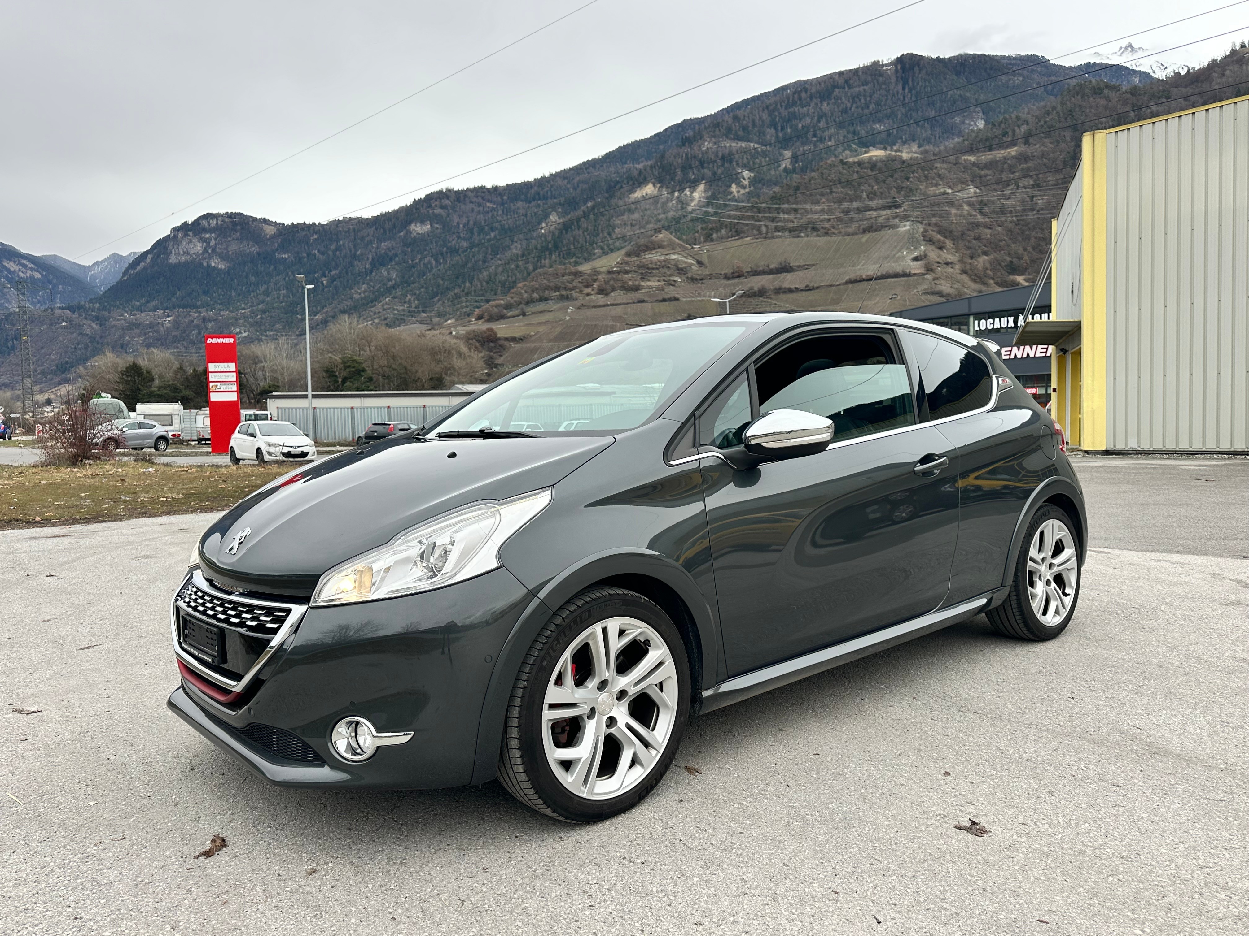 PEUGEOT 208 1.6 Turbo GTi