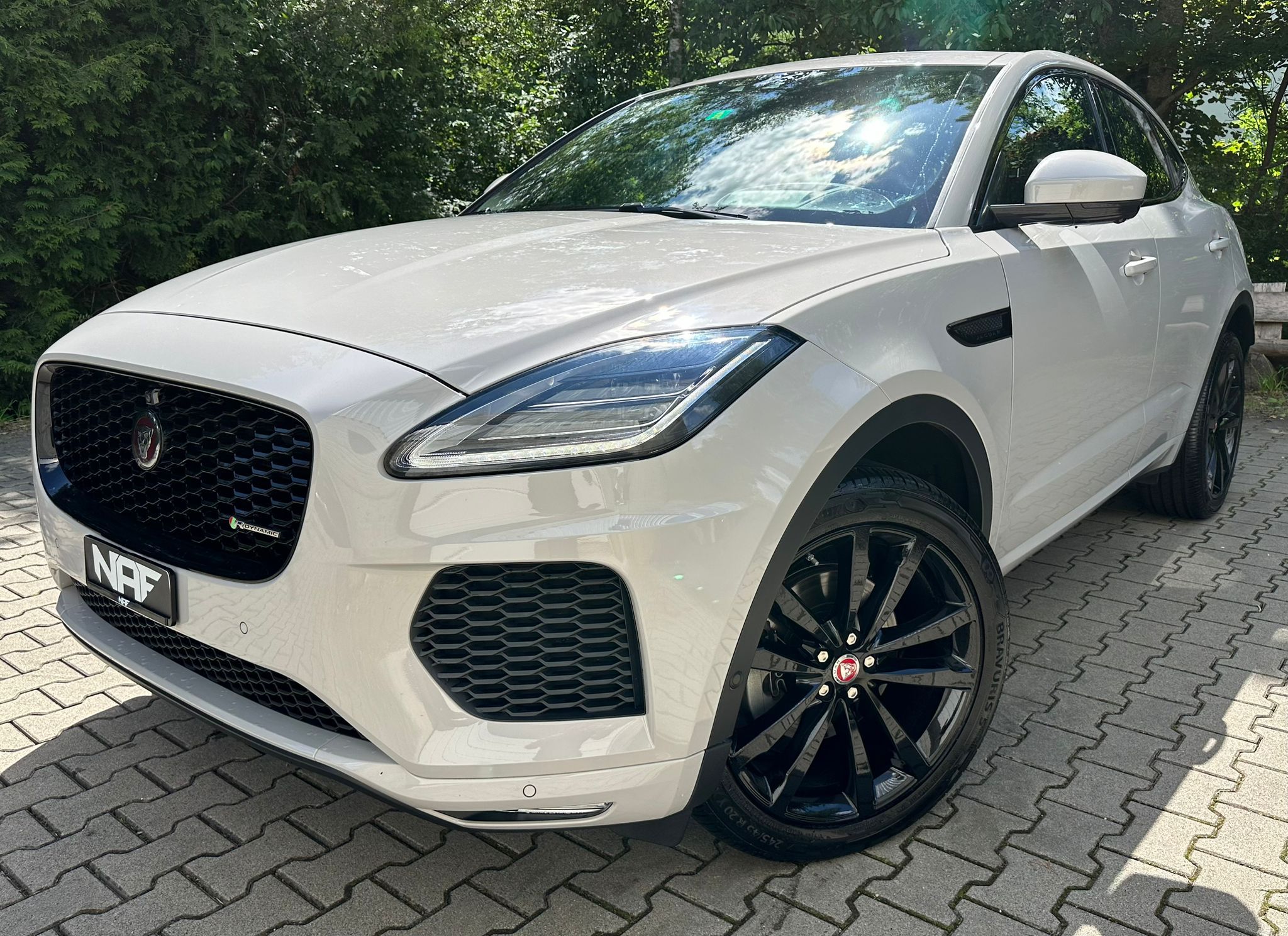 JAGUAR E-Pace 2.0d D180 R-Dynamic HSE AWD Automatik