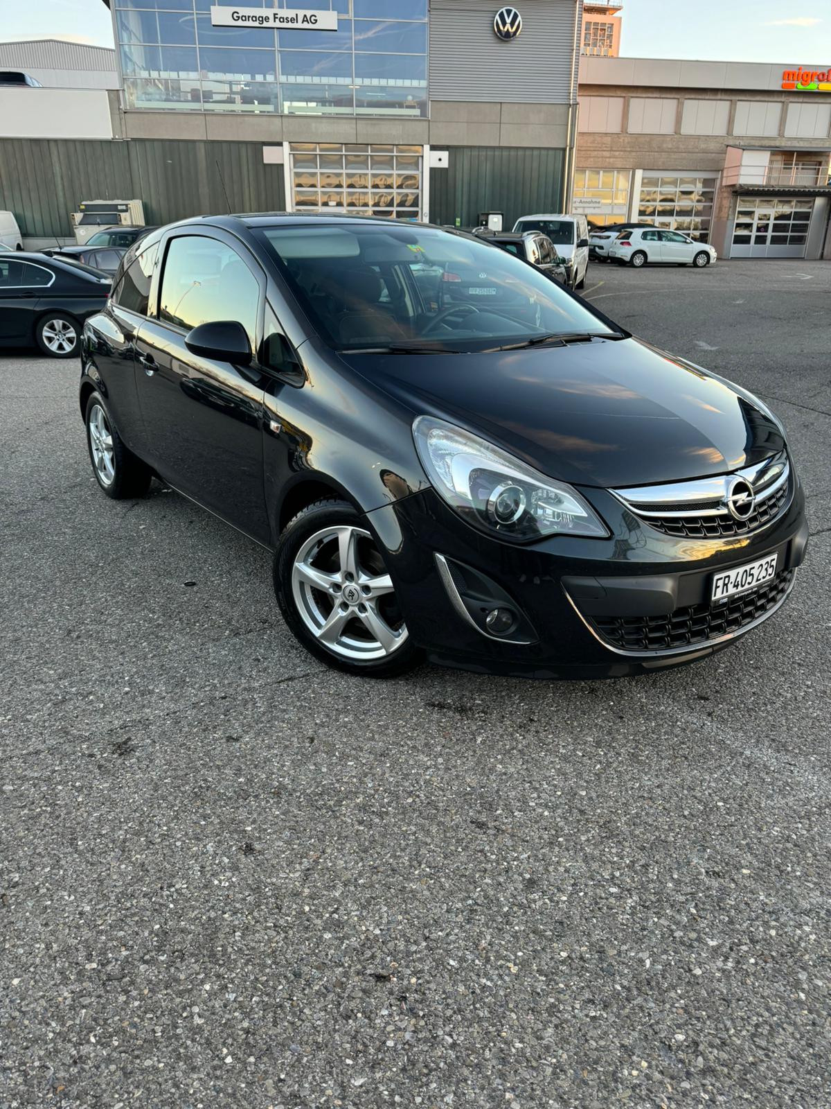 OPEL Corsa 1.4 Turbo Color Edition