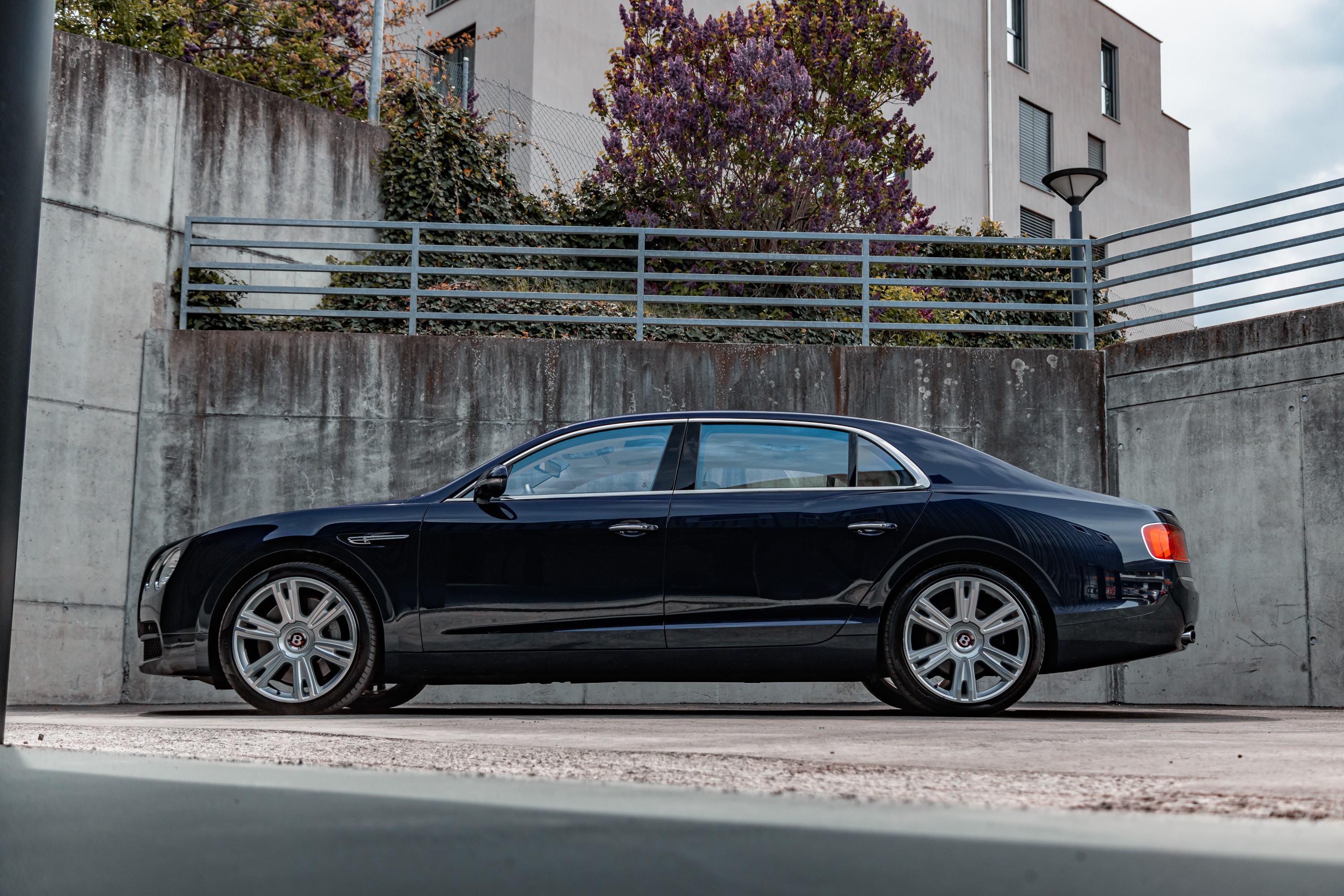 BENTLEY Flying Spur 4.0