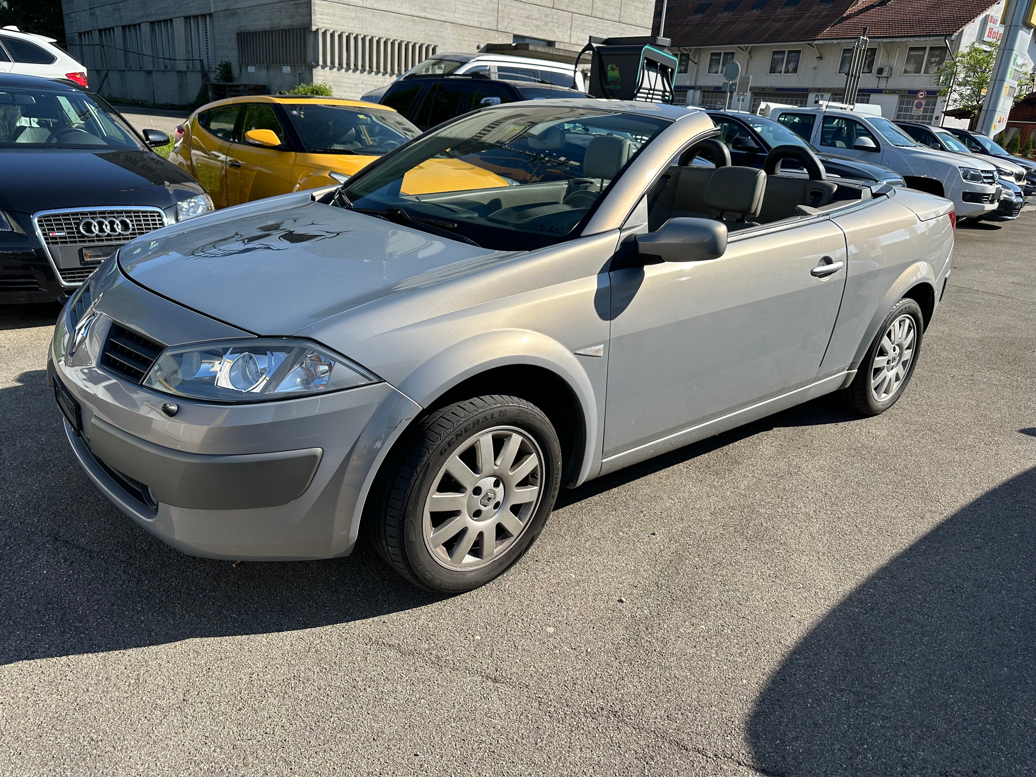 RENAULT Mégane C-C 2.0 16V Dynamique Confort