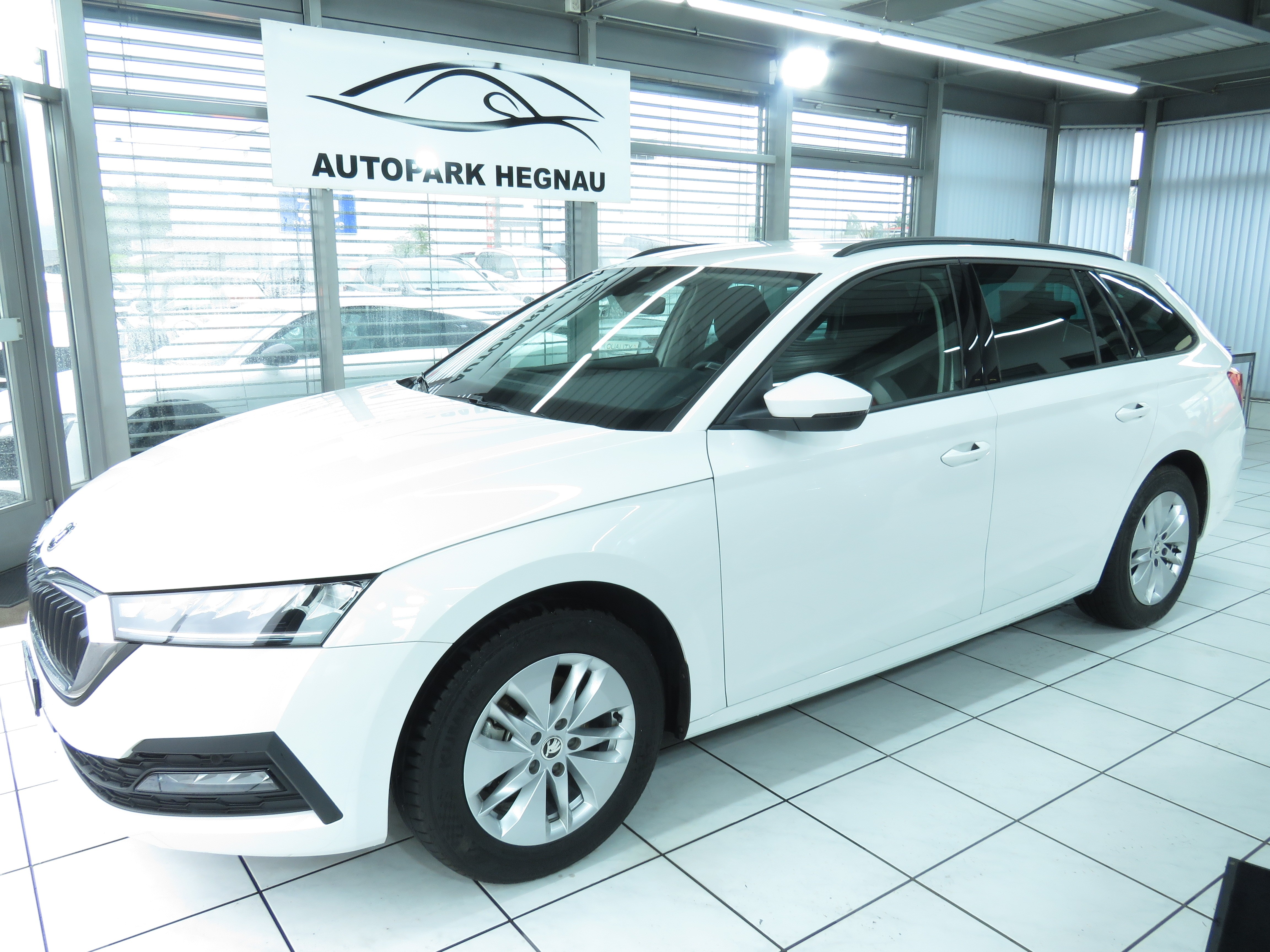 SKODA Octavia Combi 1.0 TSI mHEV DSG Ambition