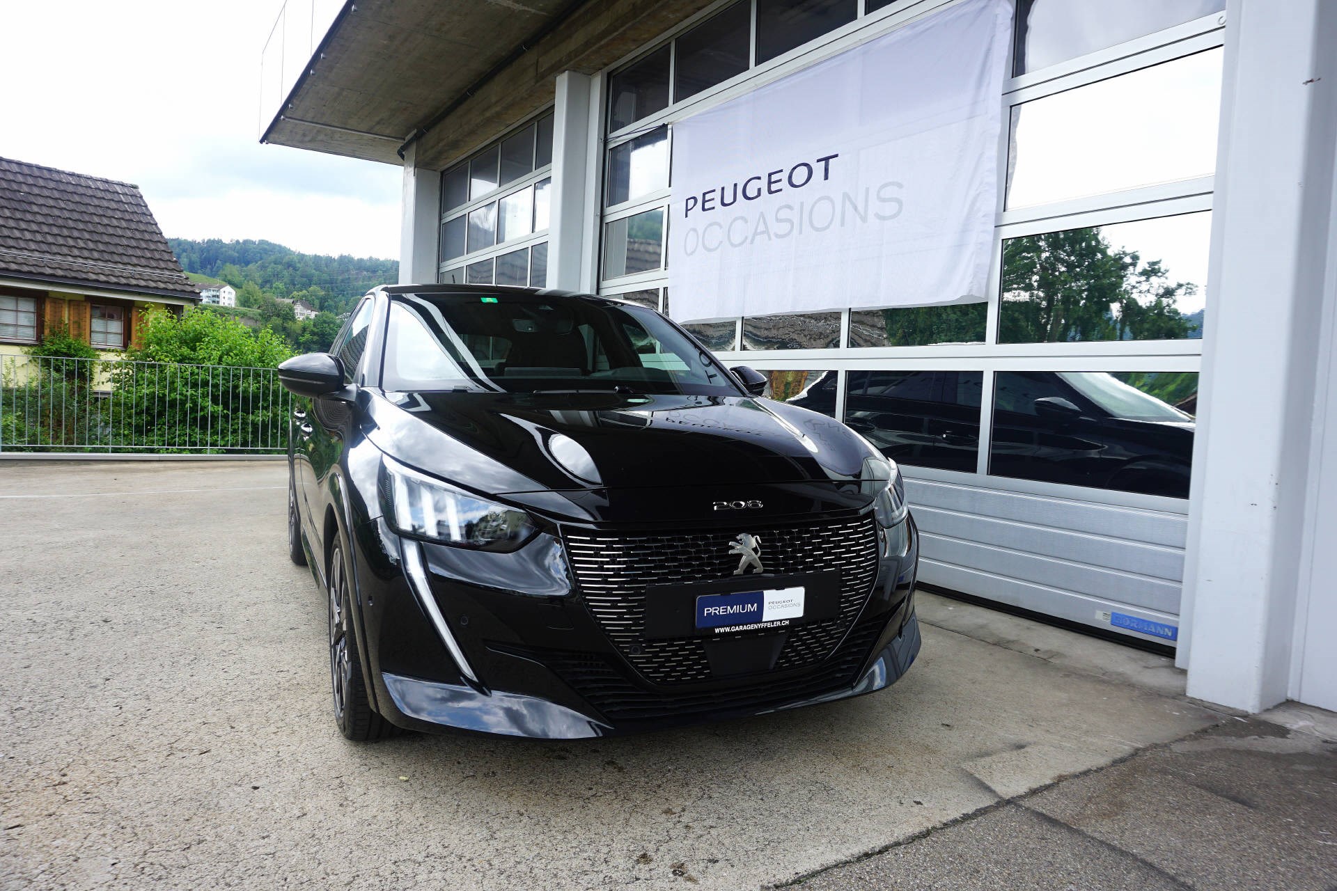 PEUGEOT 208 1.2 PureTech 130 GT