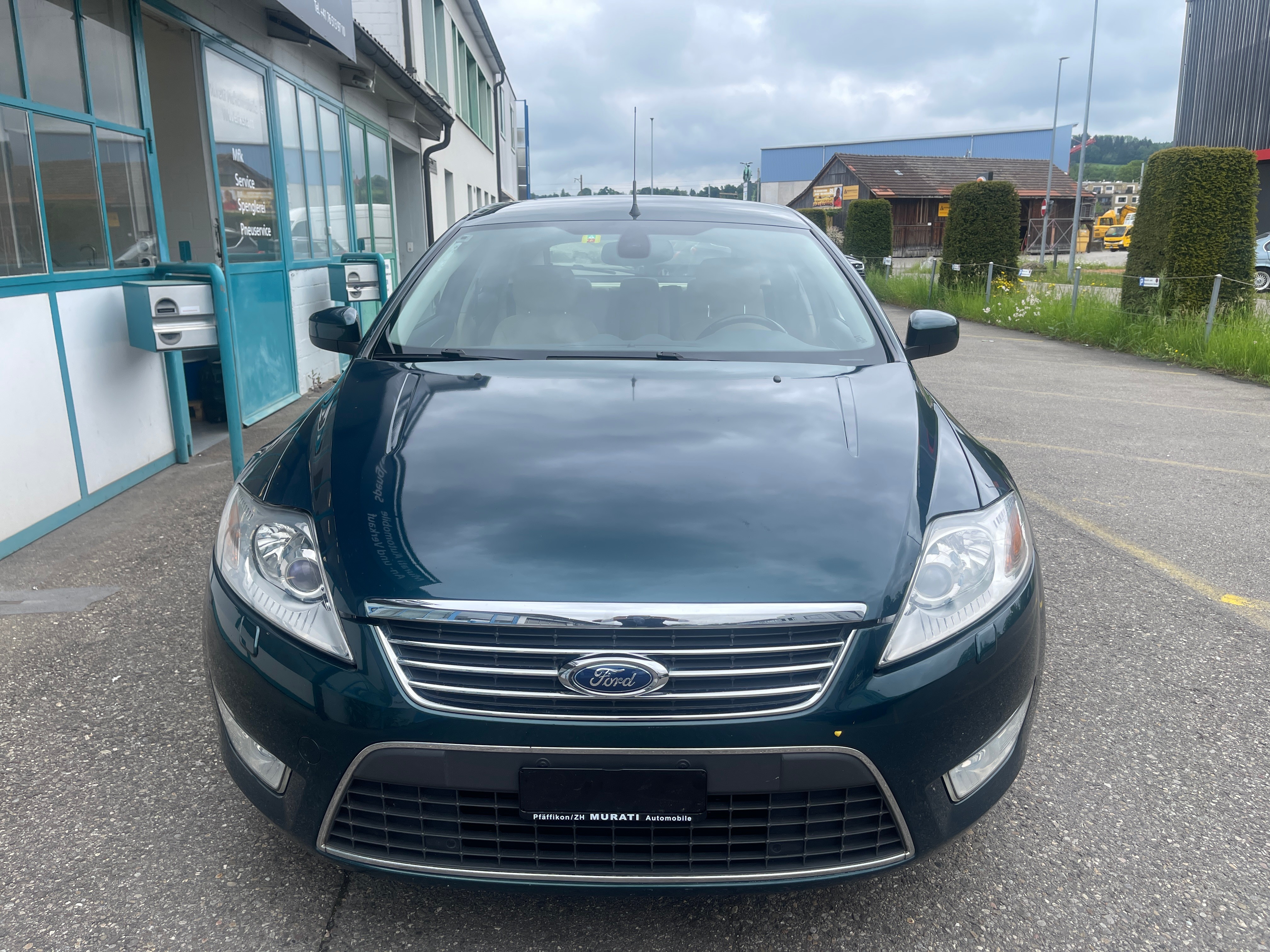 FORD Mondeo 2.3i 16V Ghia Automatic