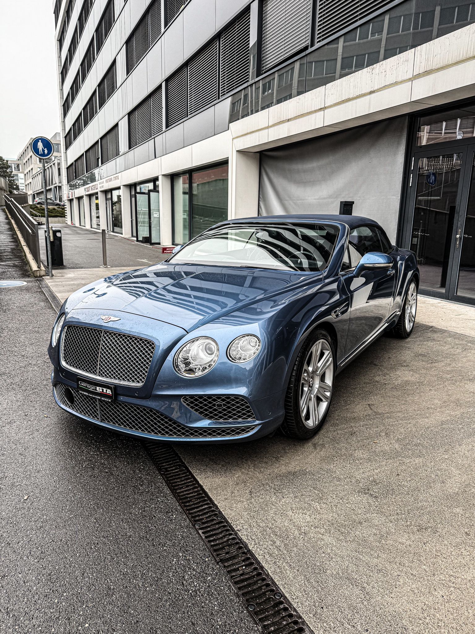 BENTLEY Continental GTC 4.0 V8