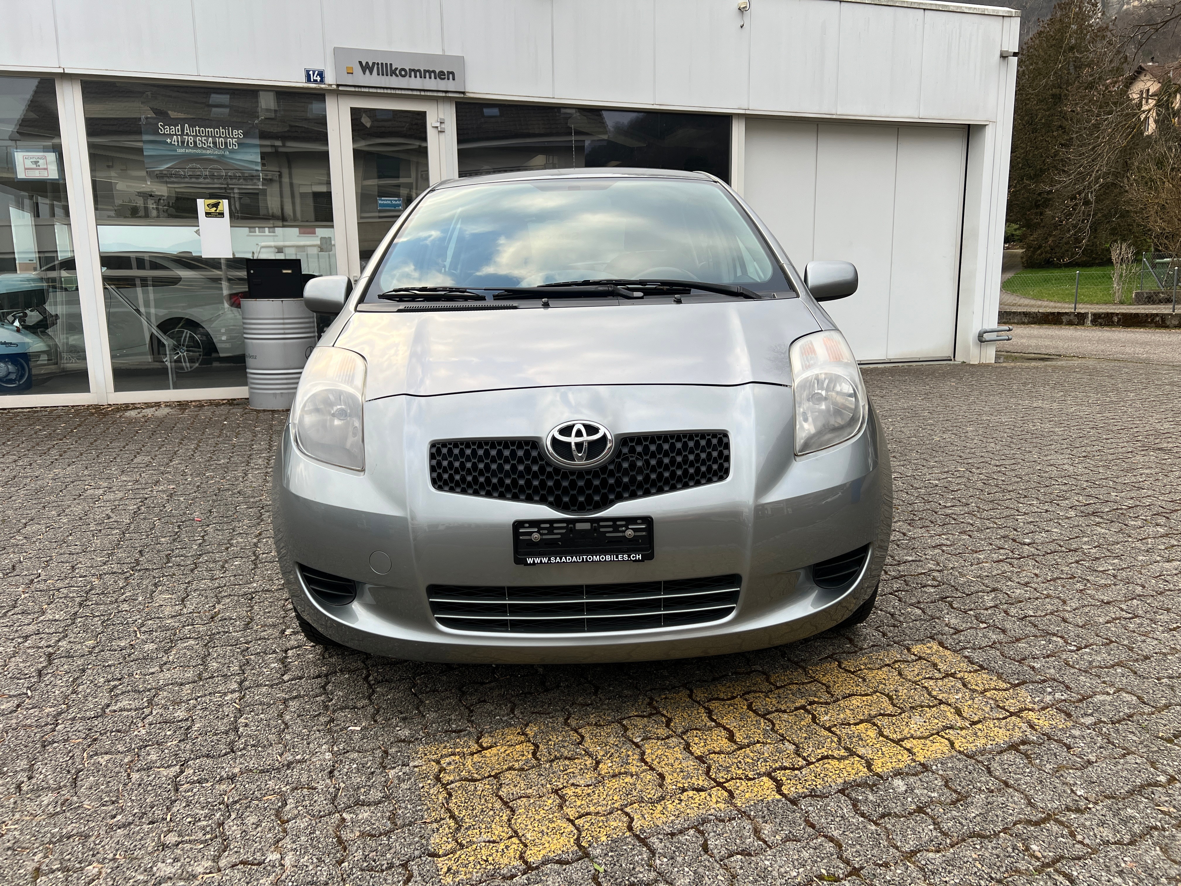 TOYOTA Yaris 1.0 Linea Luna