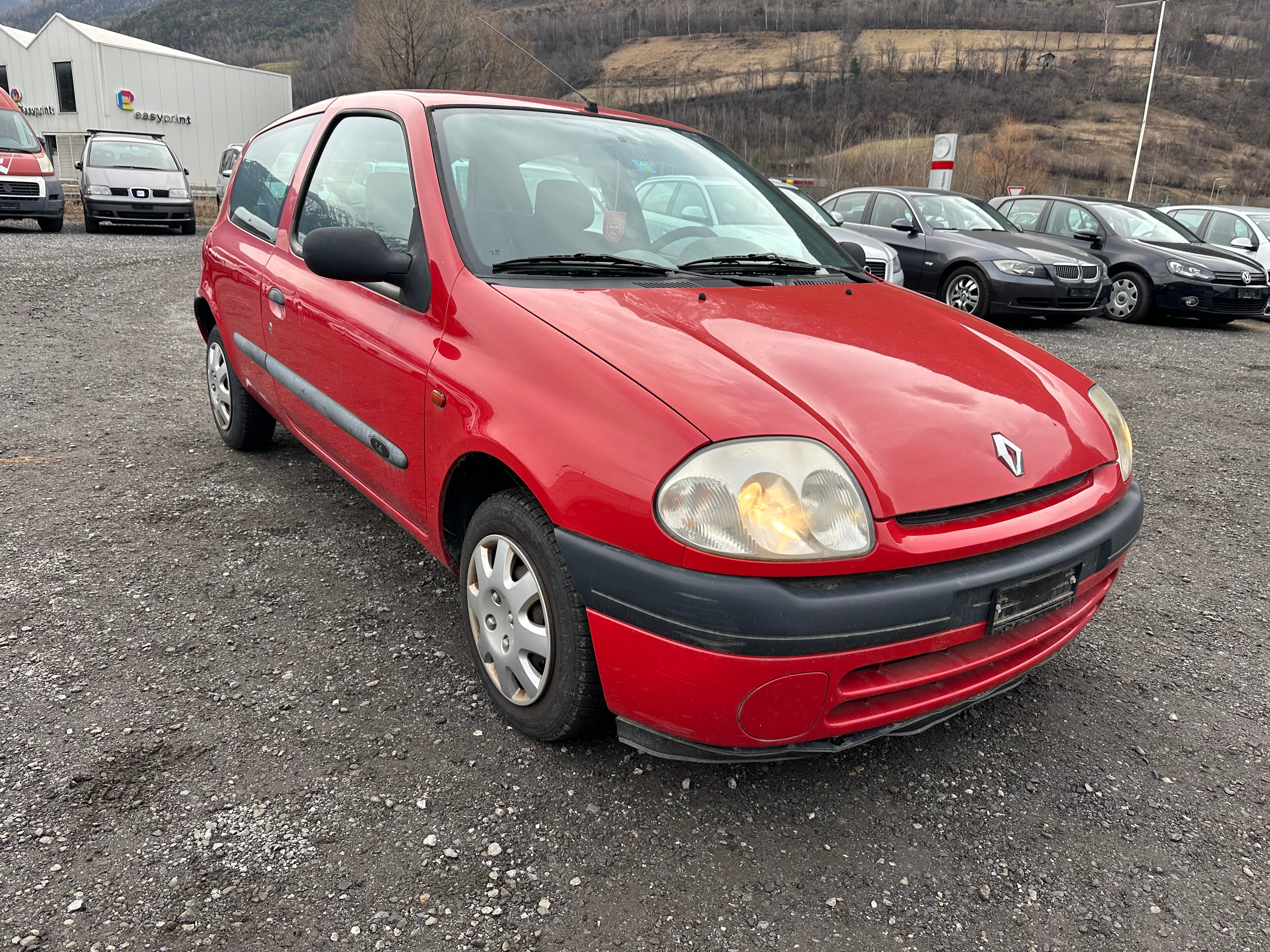 RENAULT Clio 1.4 RT (Advantage)