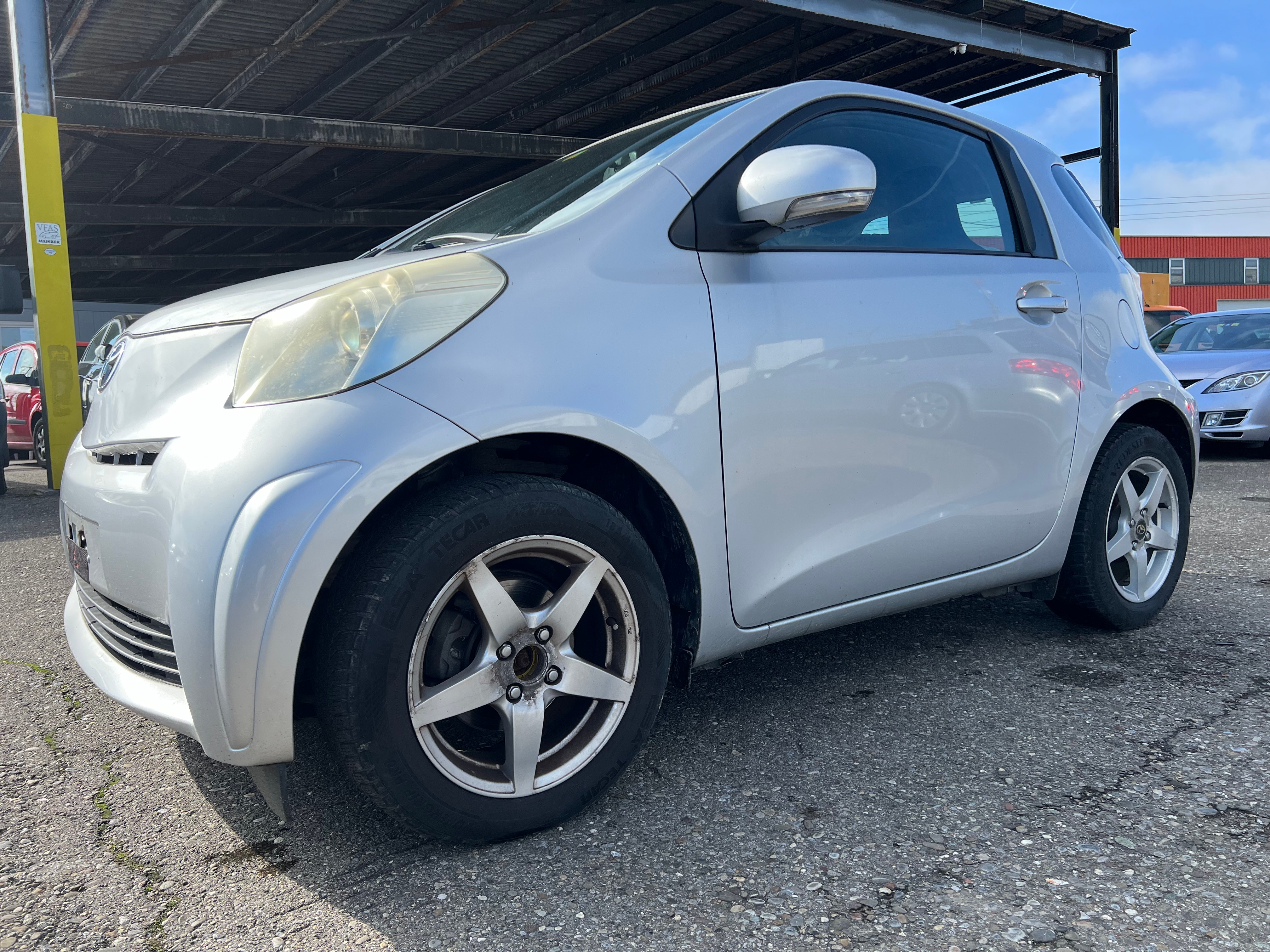 TOYOTA iQ 1.0 VVT-i