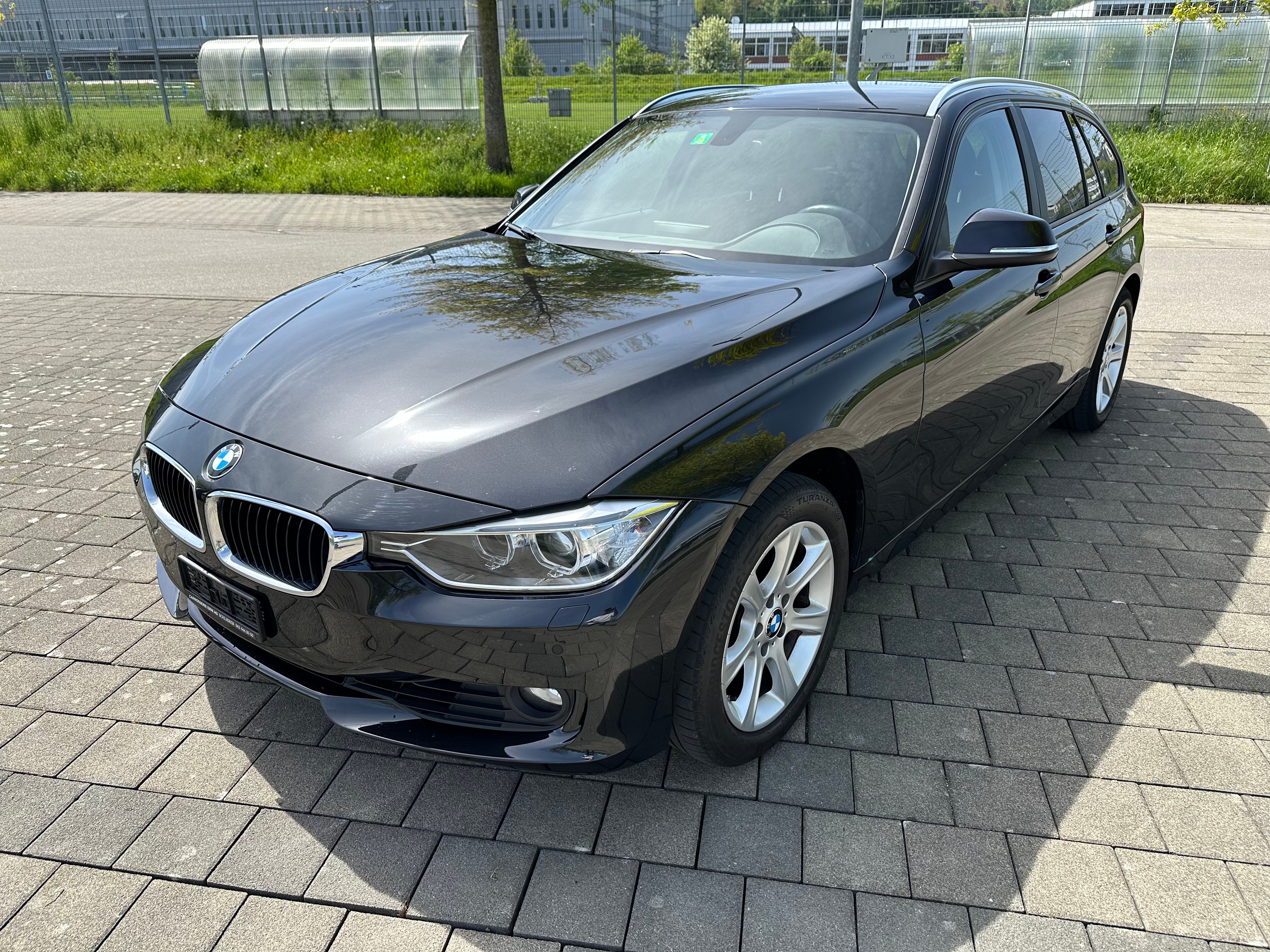 BMW 320i xDrive Touring Steptronic