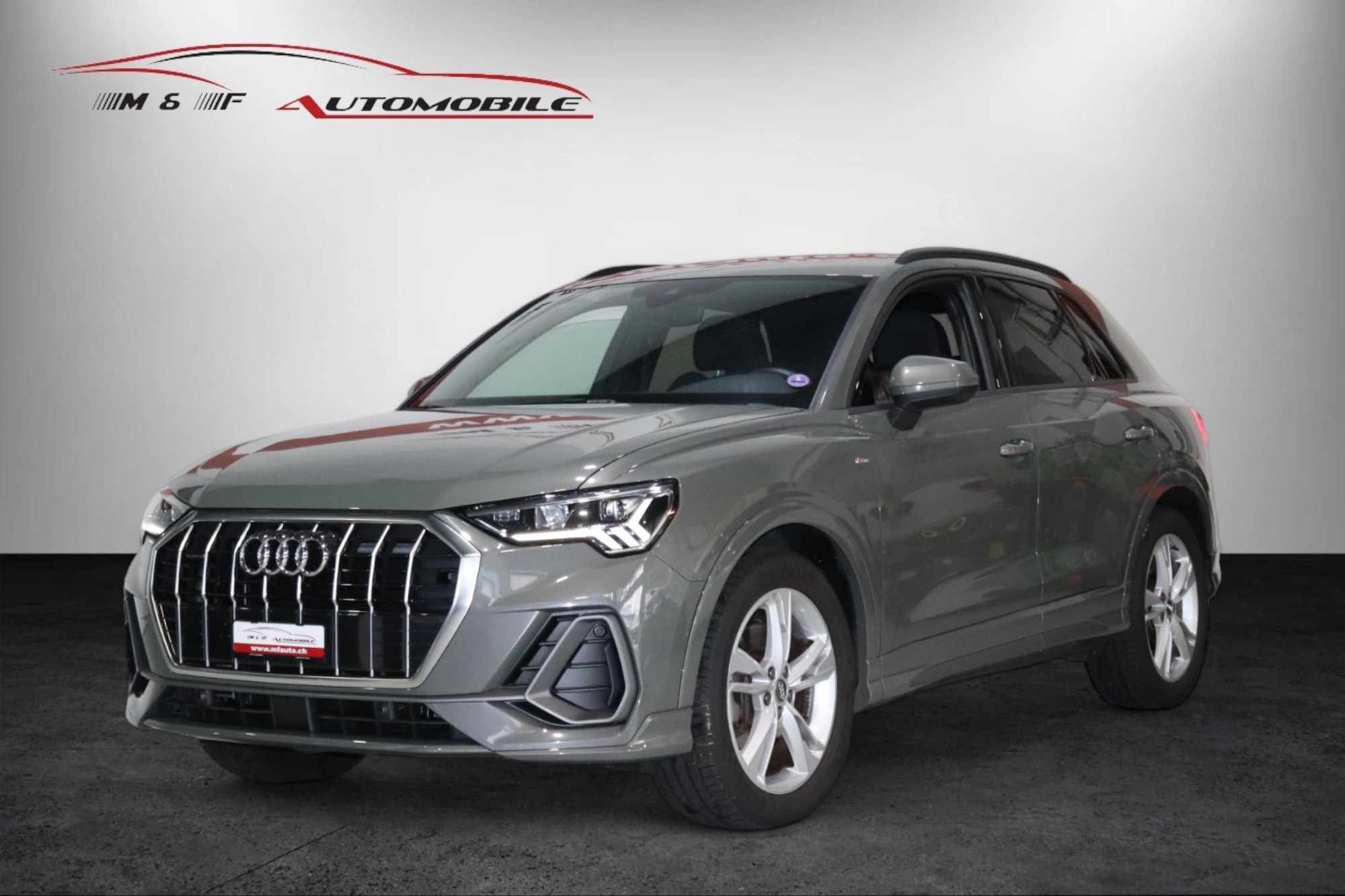 AUDI Q3 2.0 40 TFSI S line quattro S-Tronic CH FAHRZEUG AUS 1. HAND