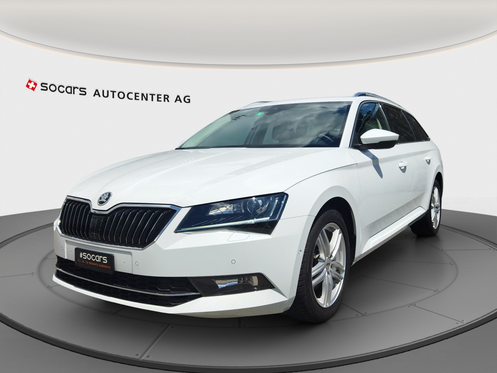 SKODA Superb Combi 2.0 TDi Style 4x4 DSG // Top Ausstatung