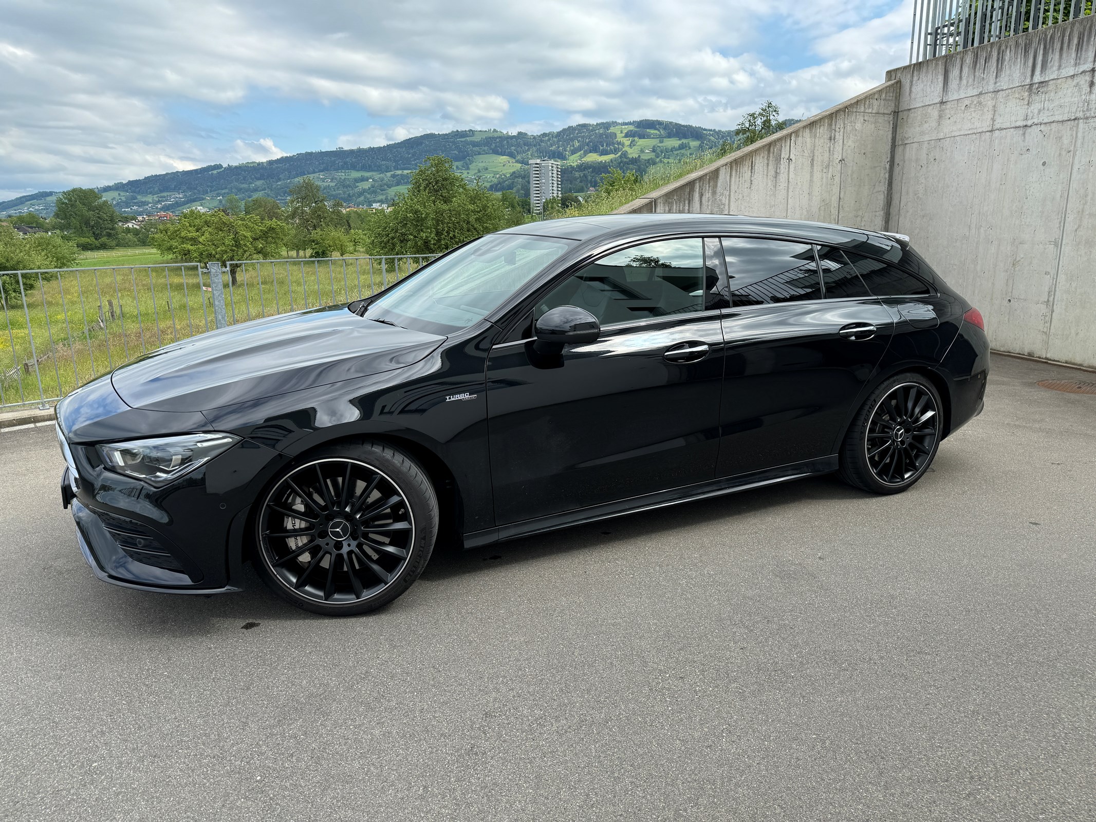 MERCEDES-BENZ CLA Shooting Brake 35 AMG 4Matic 7G-DCT