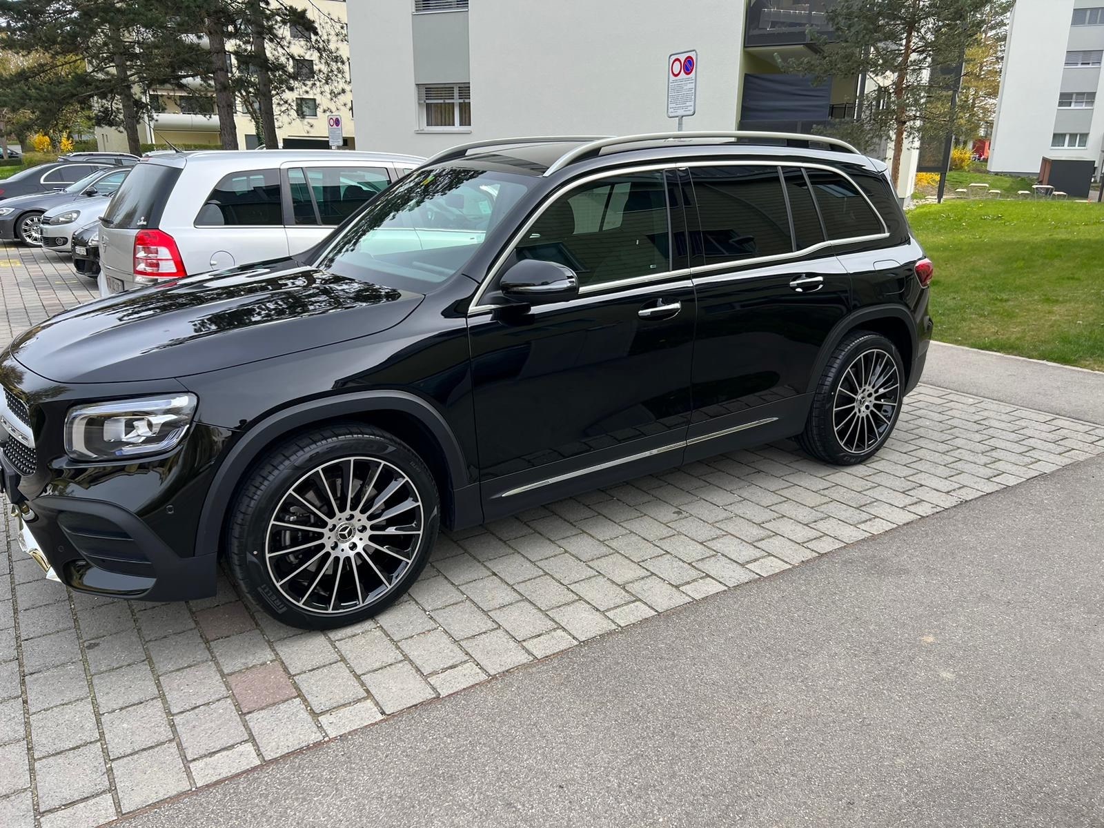 MERCEDES-BENZ GLB 250 4Matic AMG Line 8G-Tronic