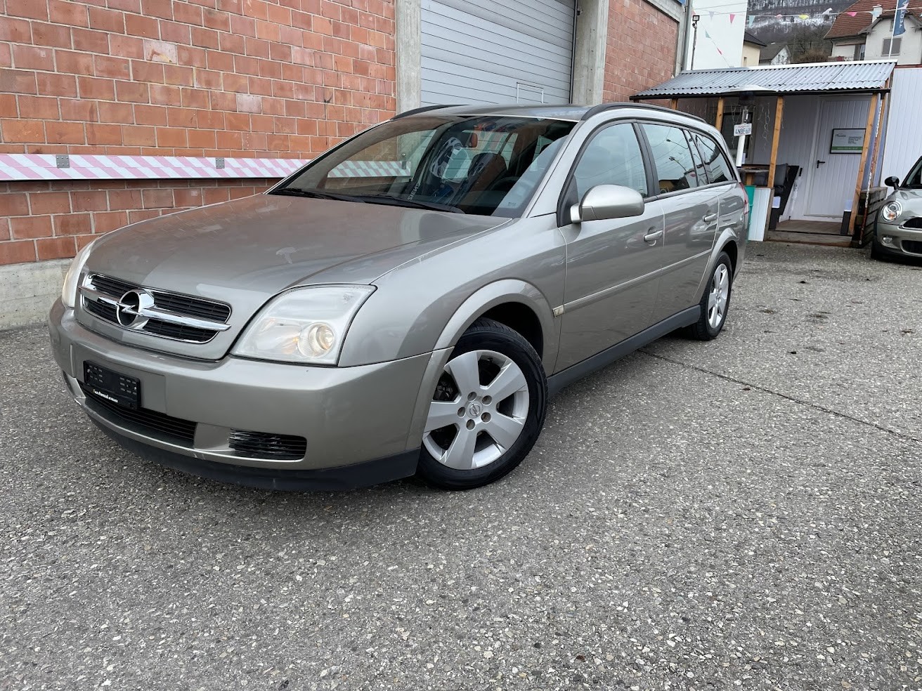 OPEL Vectra Caravan 2.2 Design Edition