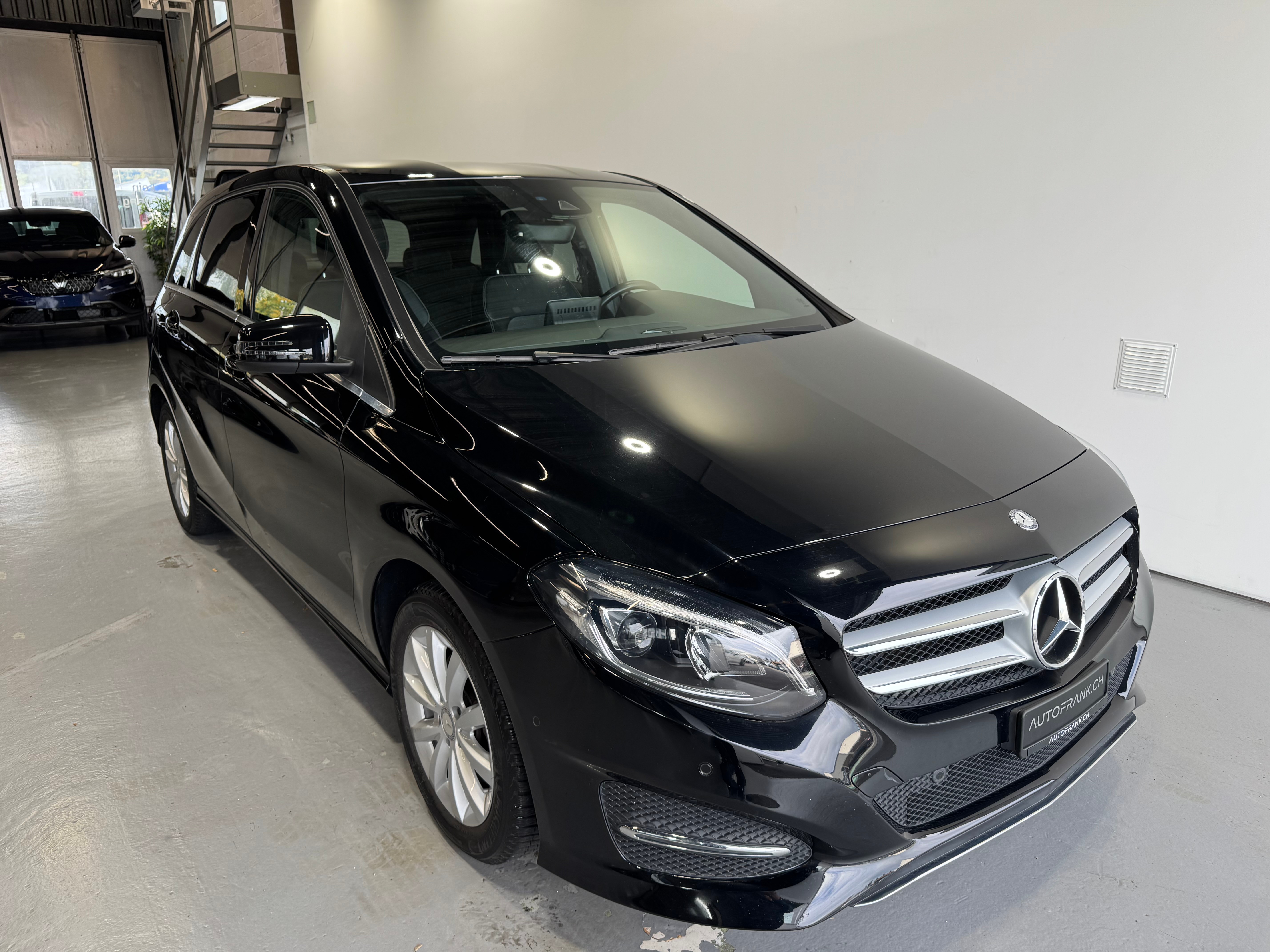 MERCEDES-BENZ B 220 d Urban 4m