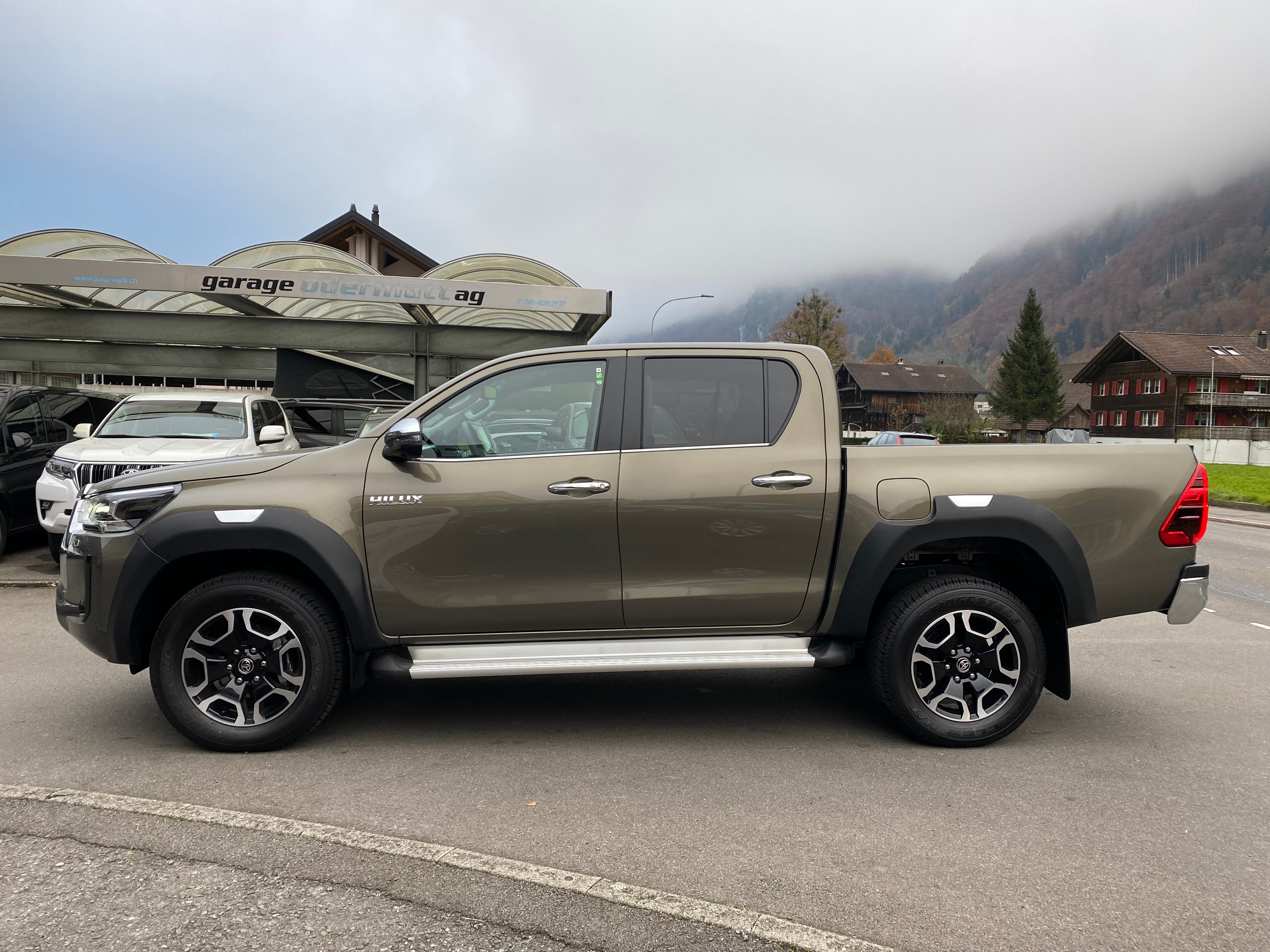 TOYOTA Hilux 2.8D-4D Style Double Cab 4x4 A