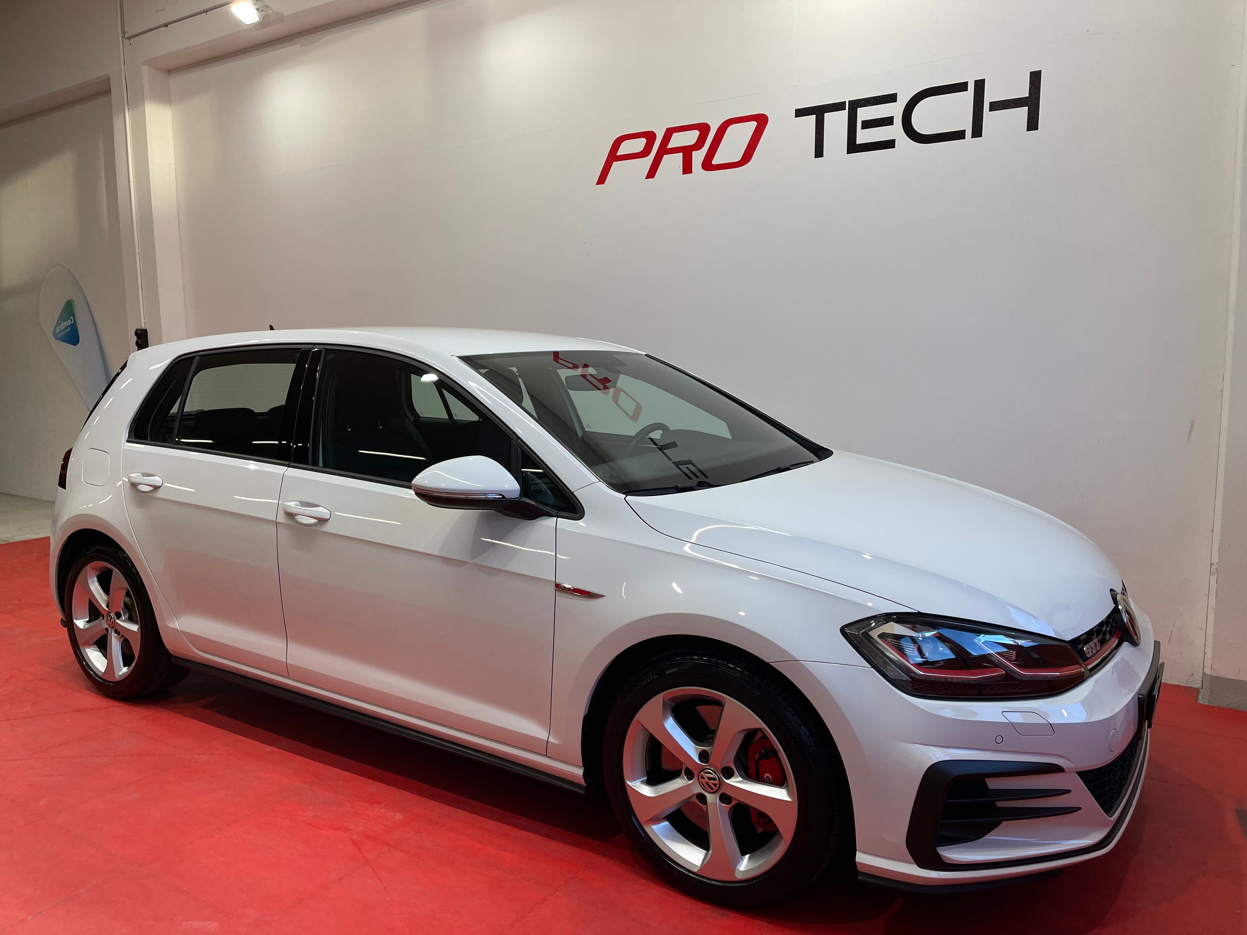 VW Golf 2.0 TSI GTI Performance DSG