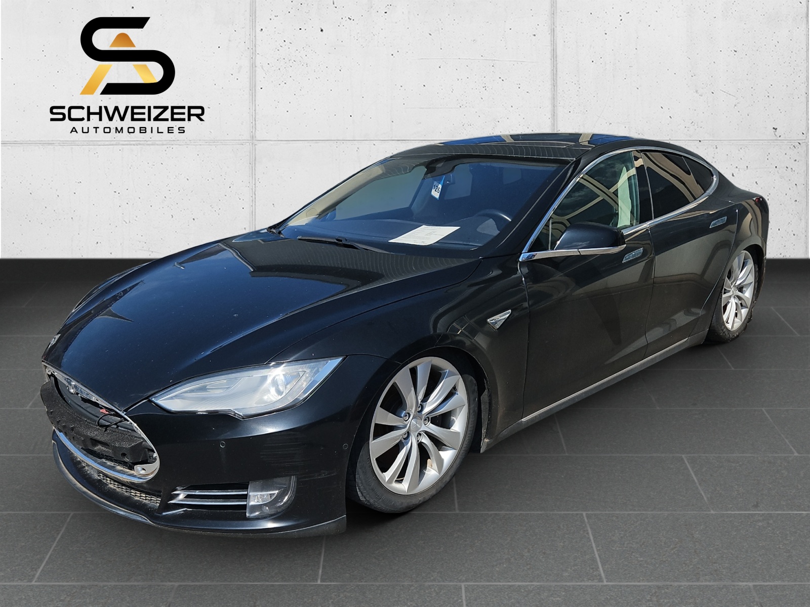 TESLA Model S 85