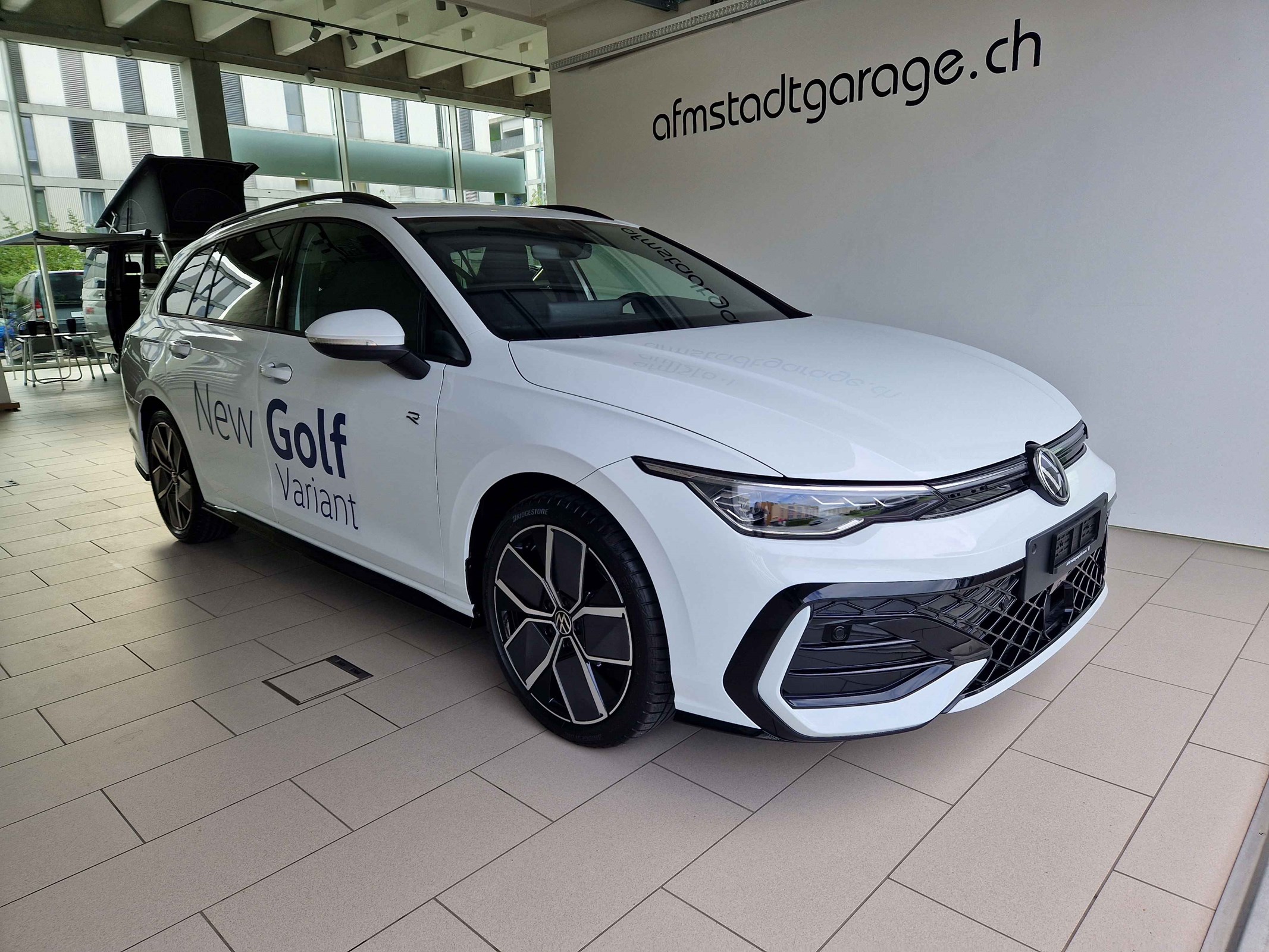 VW Golf Variant 1.5 eTSI mHEV R-Line