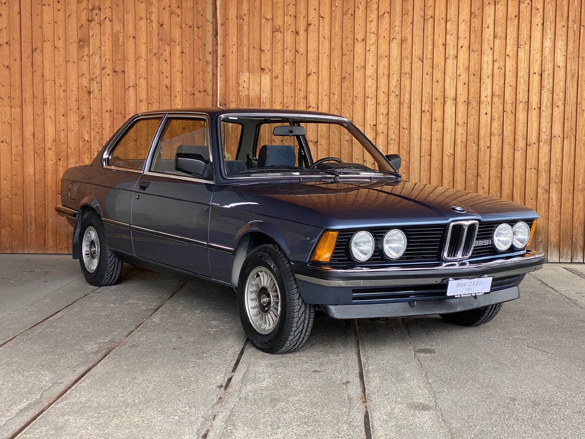 BMW 323 i E21