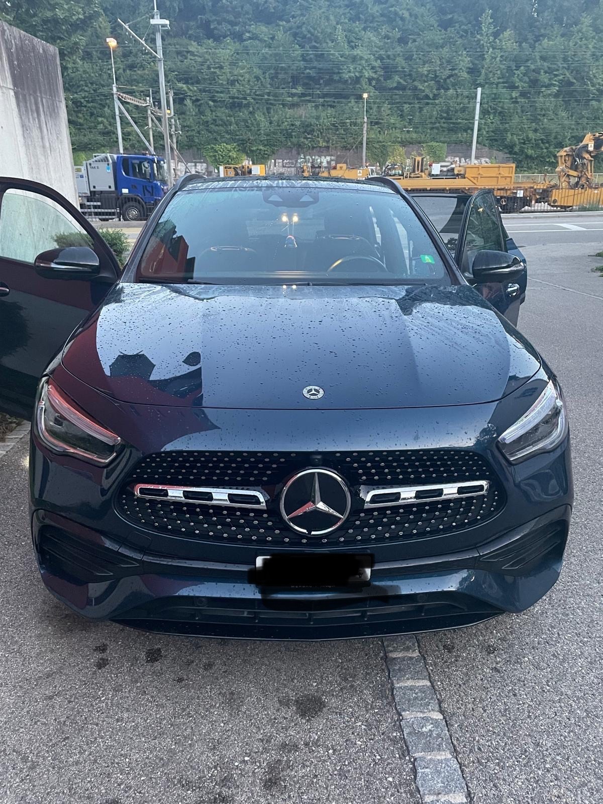 MERCEDES-BENZ GLA 200 AMG Line 7G-DCT