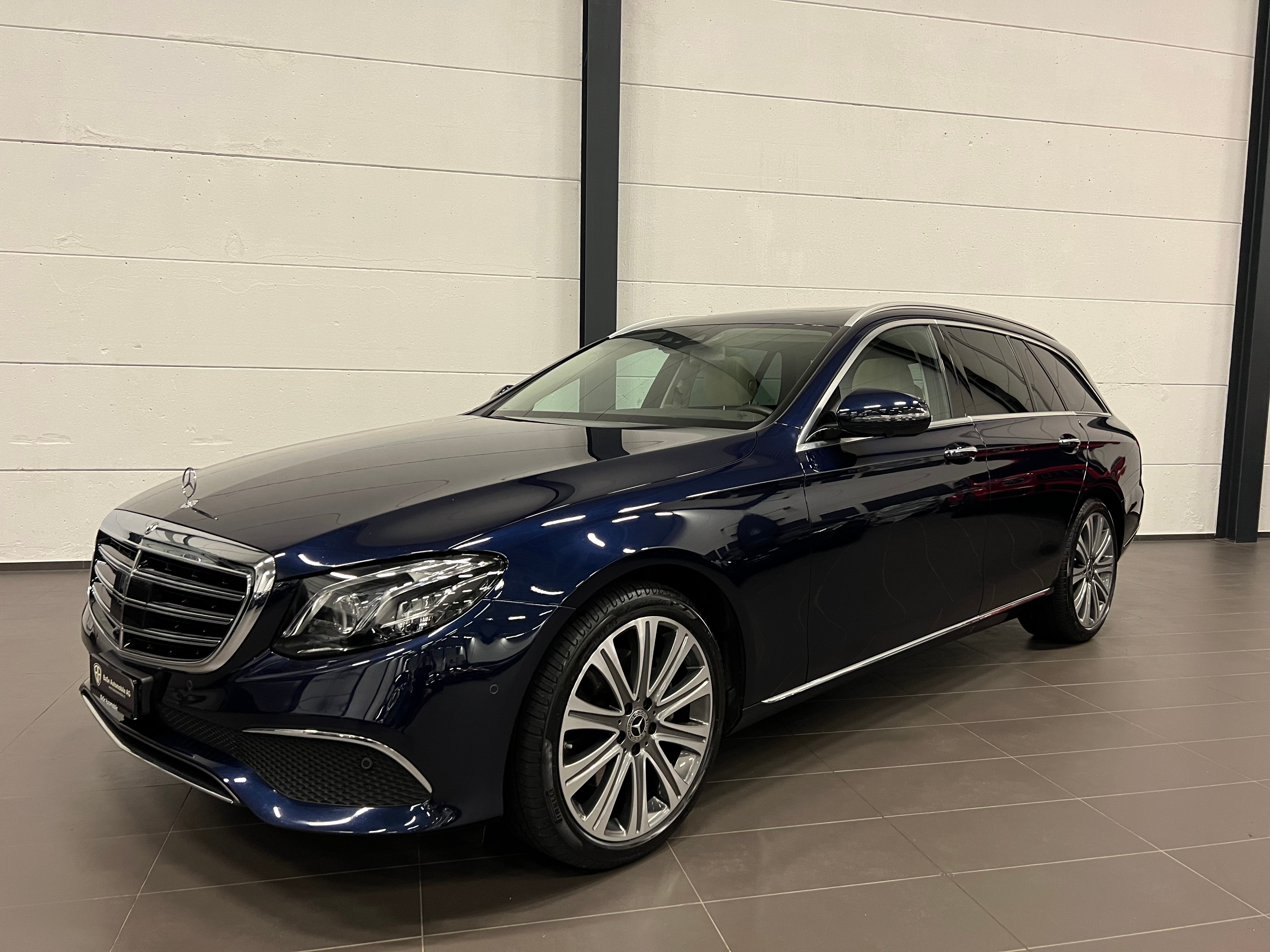 MERCEDES-BENZ E 200 Exclusive 4 Matic 9G-Tronic