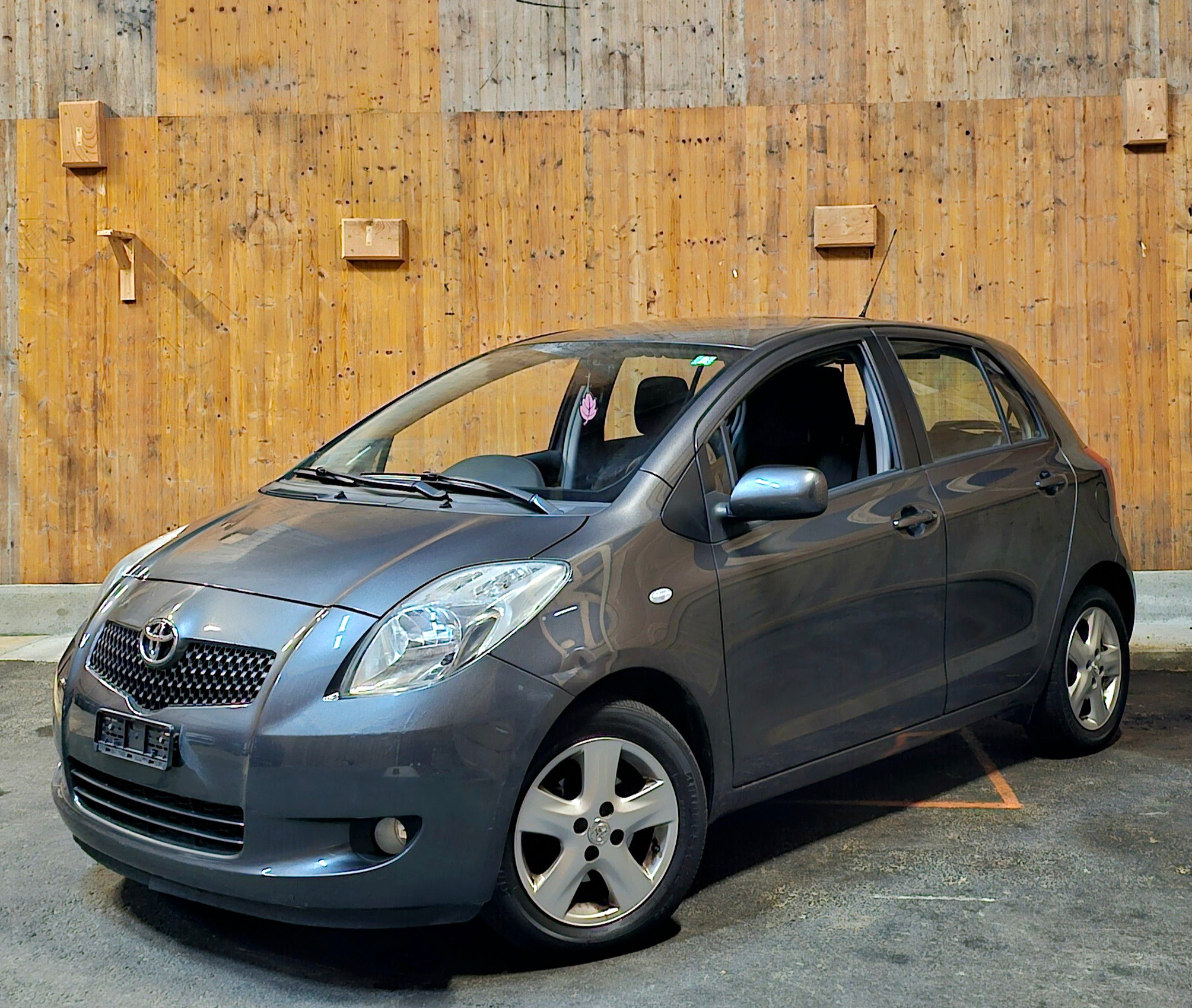 TOYOTA Yaris 1.3 Chic Multimode