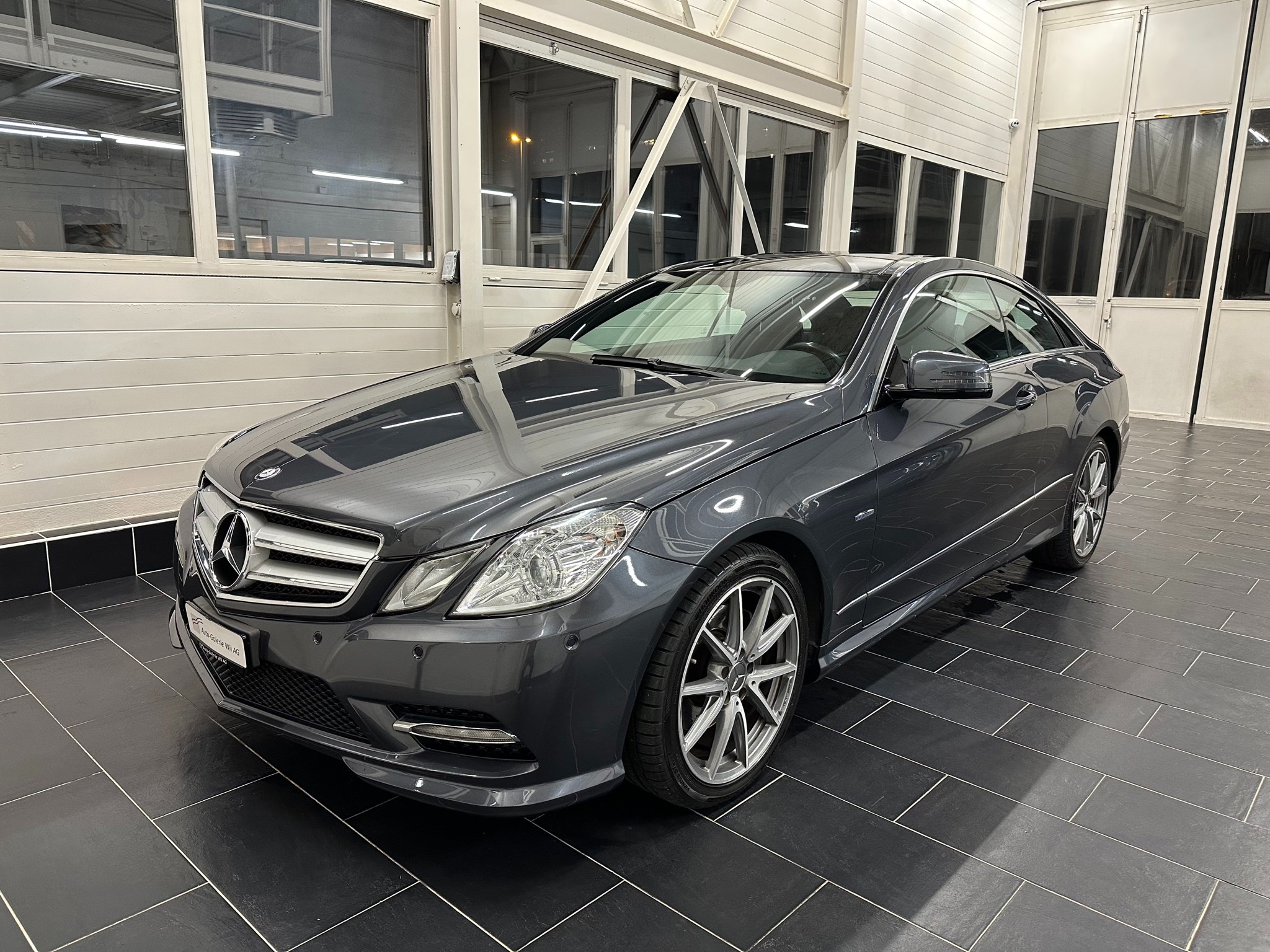 MERCEDES-BENZ E 350 CGI BlueEfficiency 7G-Tronic