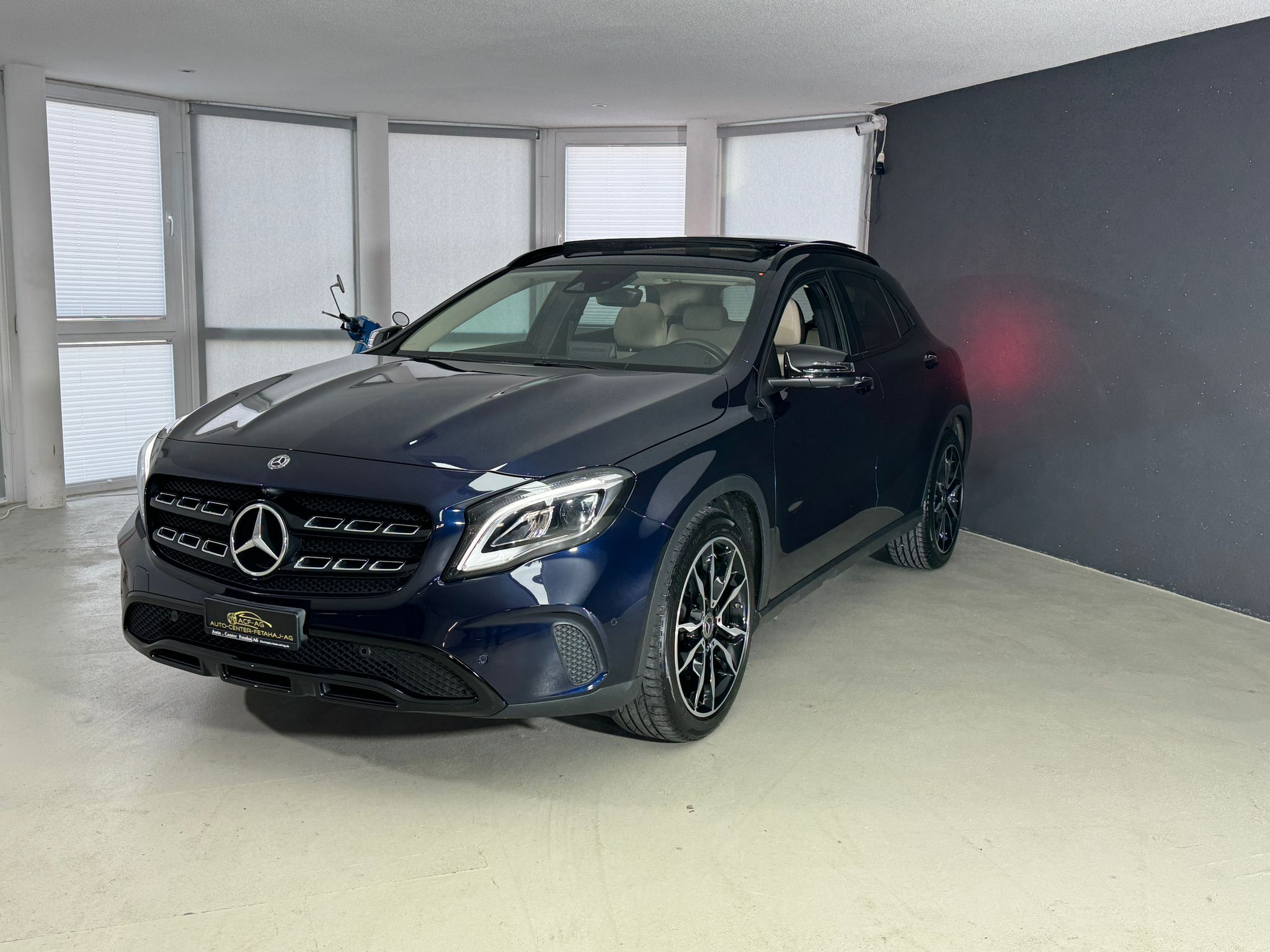 MERCEDES-BENZ GLA 200 Night Star 7G-DCT