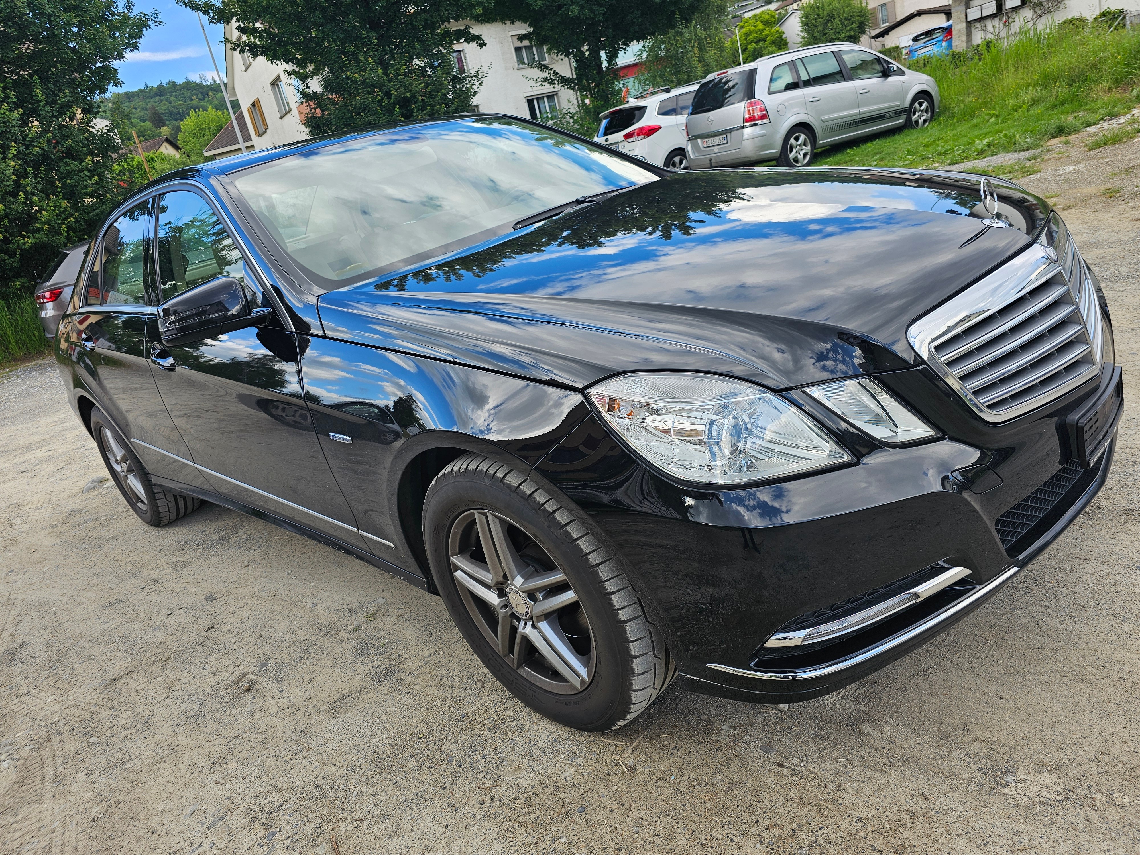 MERCEDES-BENZ E 200 CGI BlueEfficiency Elégance Automatic